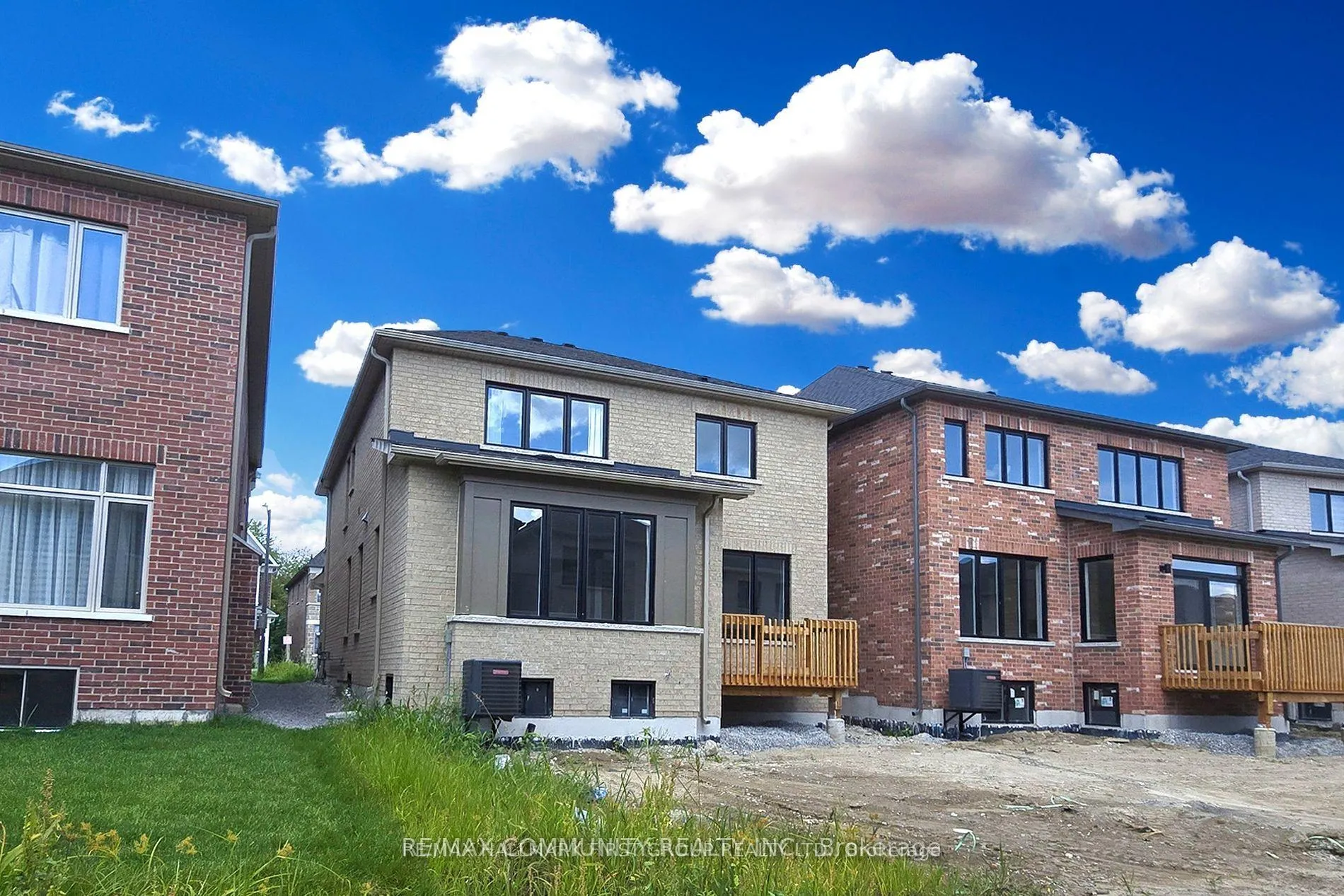 Photo 39 of 102 Deer Ridge Crescent, Whitby, Rural Whitby — HOMEH