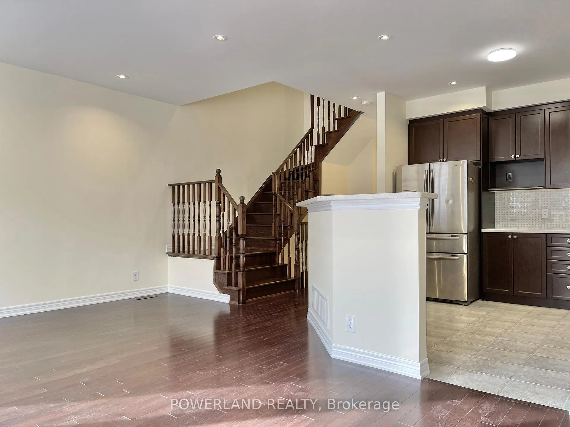 Photo 9 of 242 Southdown Avenue, Vaughan, Patterson — HOMEH