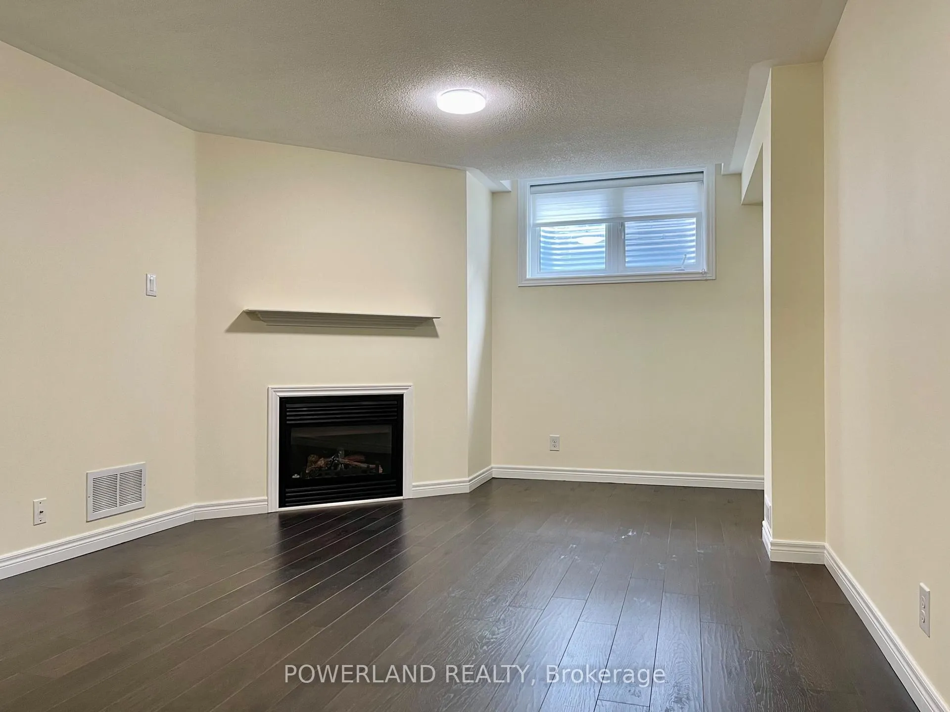 Photo 27 of 242 Southdown Avenue, Vaughan, Patterson — HOMEH