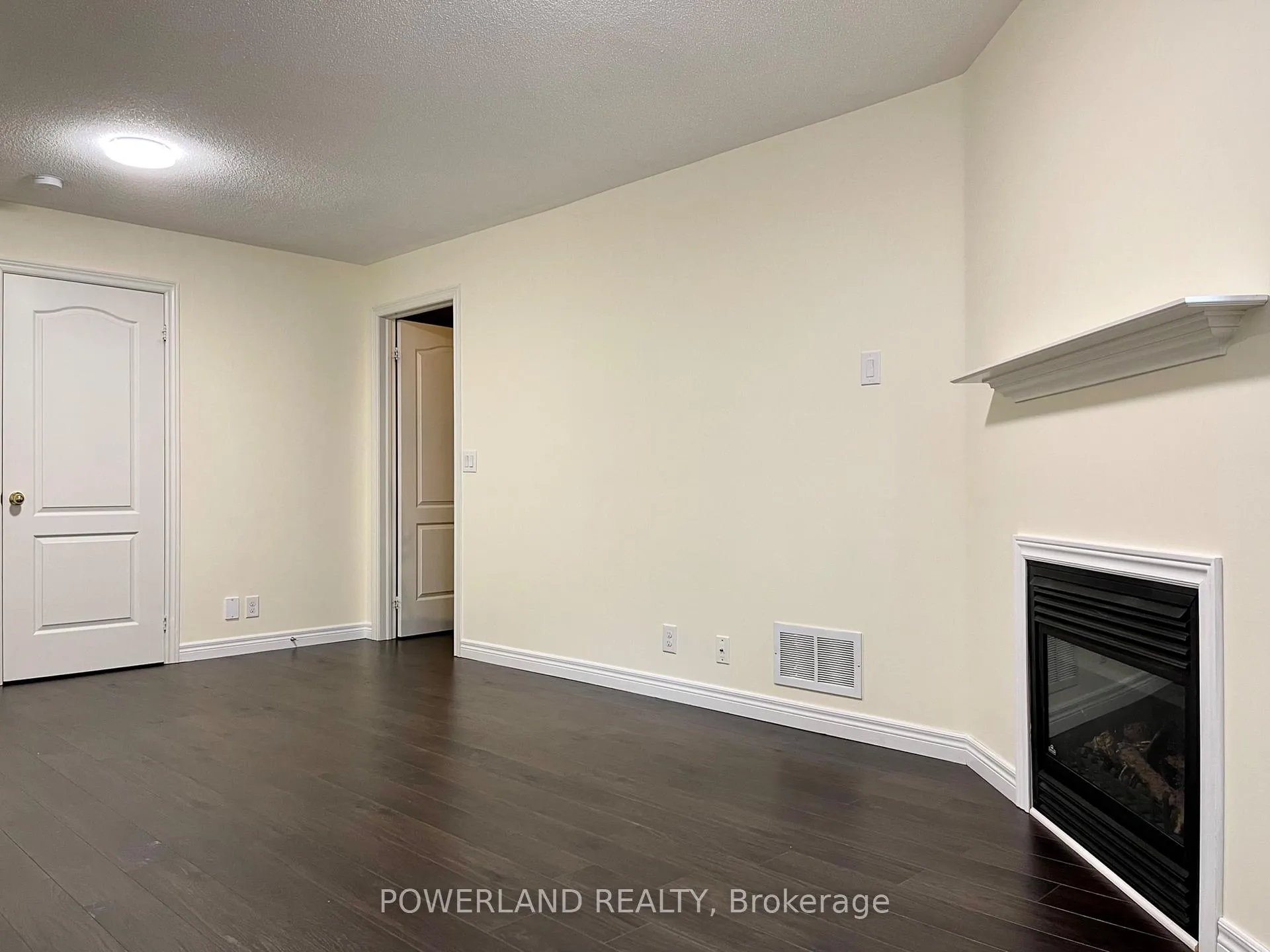 Photo 28 of 242 Southdown Avenue, Vaughan, Patterson — HOMEH