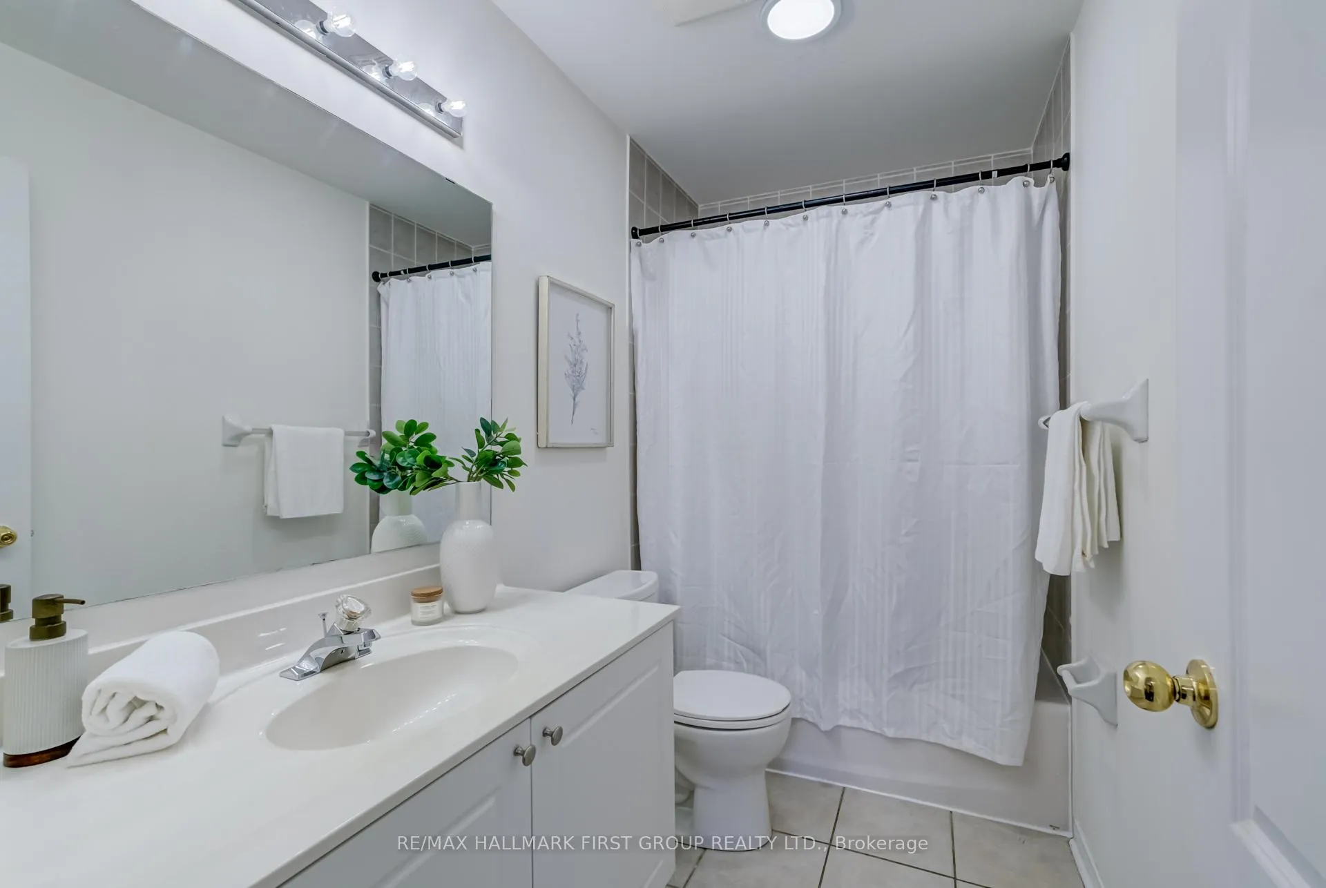 Photo 20 of 109 Telegraph Drive, Whitby, Williamsburg — HOMEH