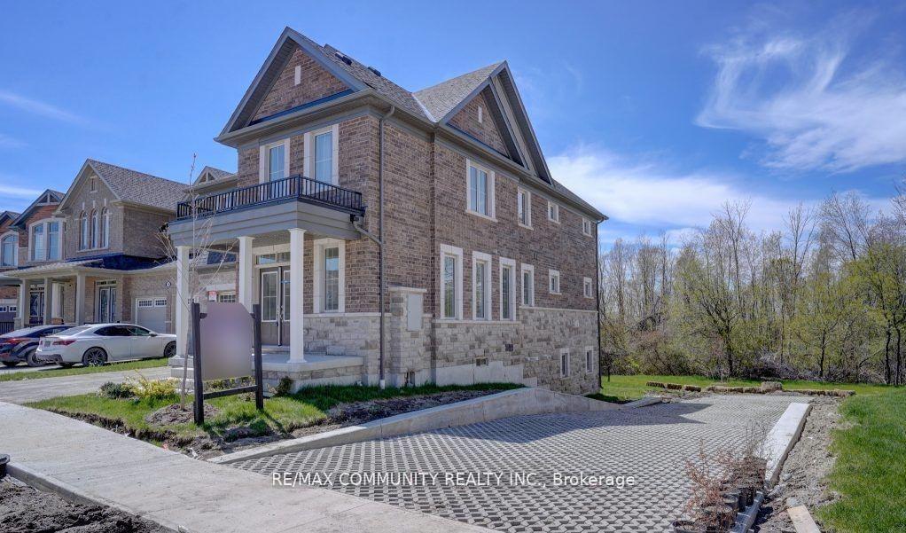 Photo 2 of 43 Olerud Drive, Whitby, Rural Whitby — HOMEH
