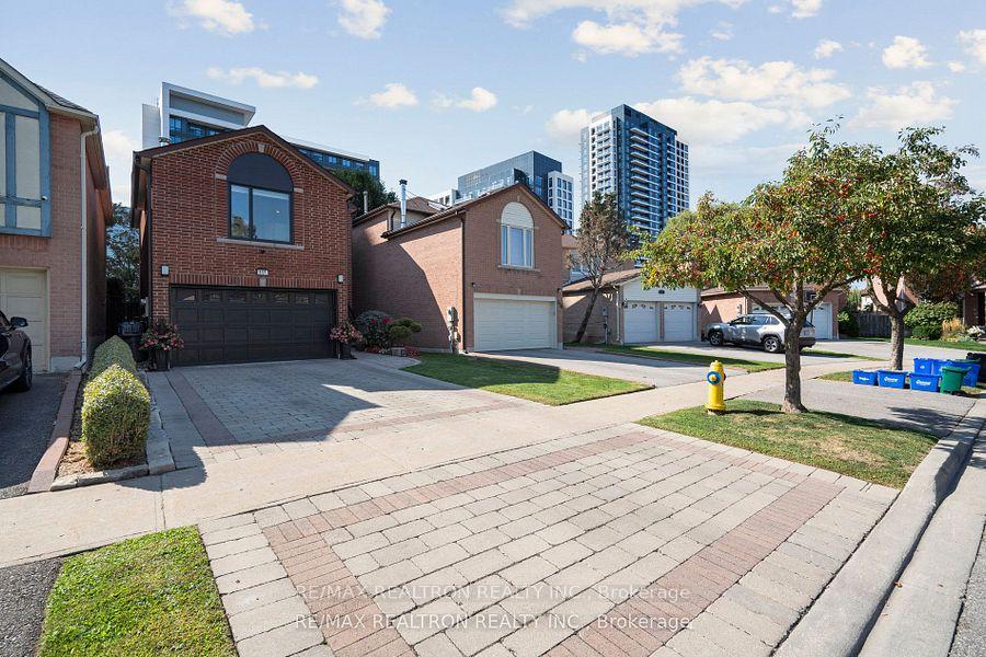 Photo 4 of 117 Glen Crescent, Vaughan, Uplands — HOMEH