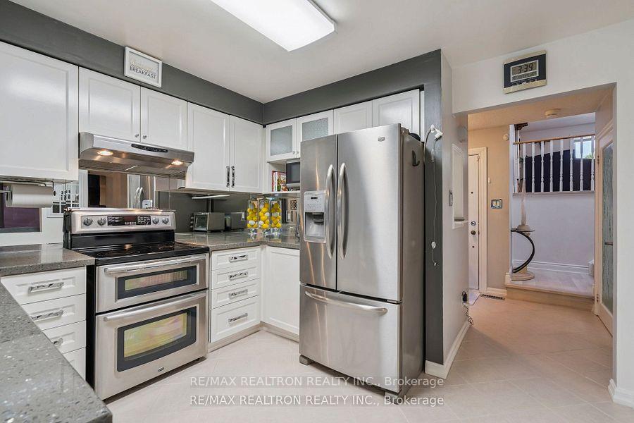 Photo 7 of 117 Glen Crescent, Vaughan, Uplands — HOMEH