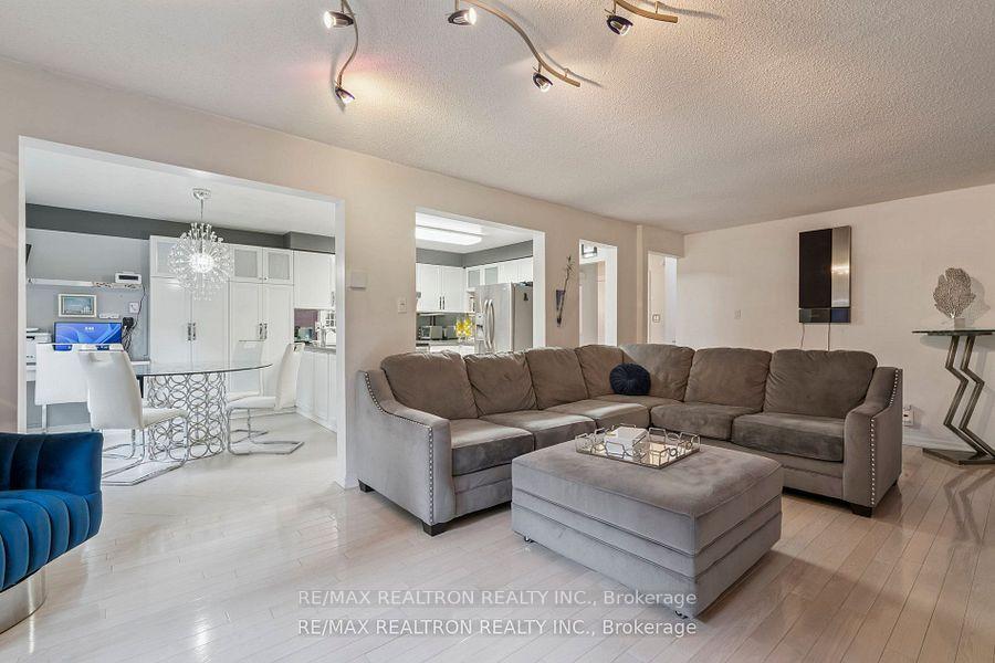 Photo 18 of 117 Glen Crescent, Vaughan, Uplands — HOMEH