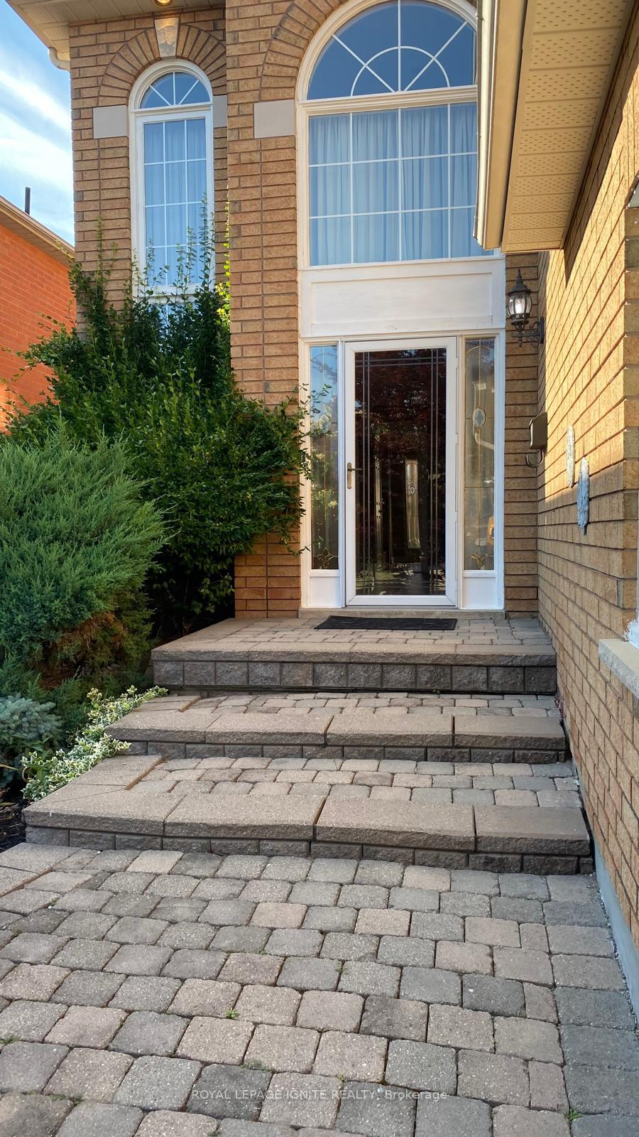 Photo 9 of 53 Gill Crescent, Ajax, Central West — HOMEH