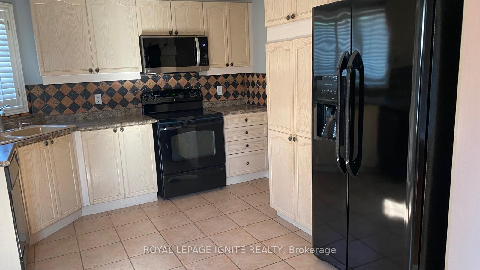 Photo 8 of 53 Gill Crescent, Ajax, Central West — HOMEH