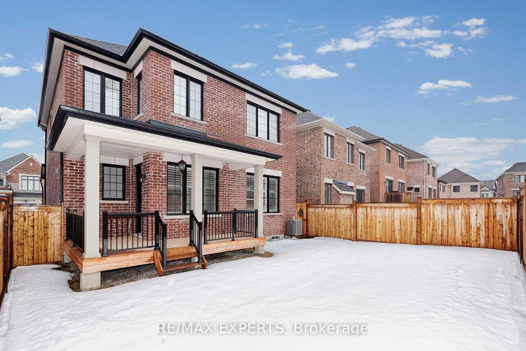Photo 4 of 26 Hugh Mccutcheon Way, Vaughan, Kleinburg — HOMEH