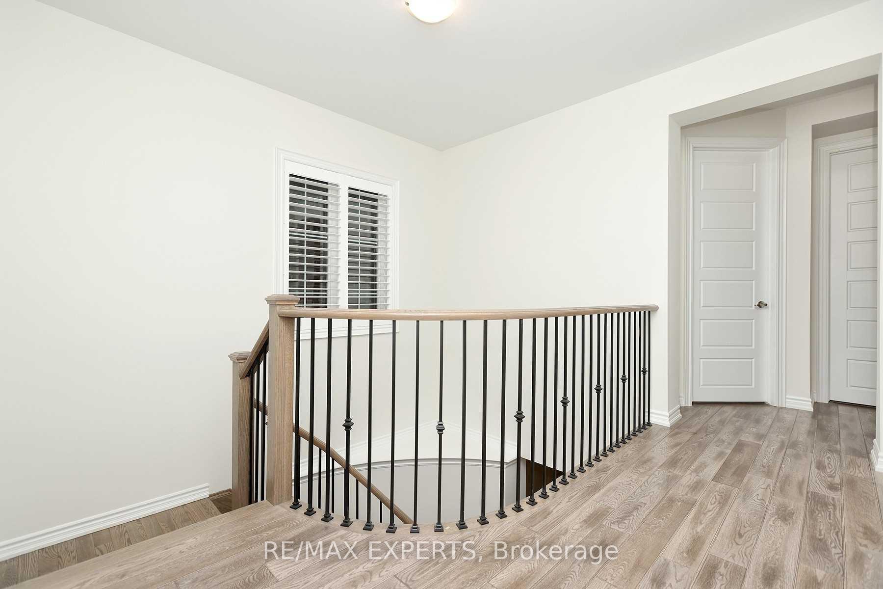 Photo 12 of 26 Hugh Mccutcheon Way, Vaughan, Kleinburg — HOMEH
