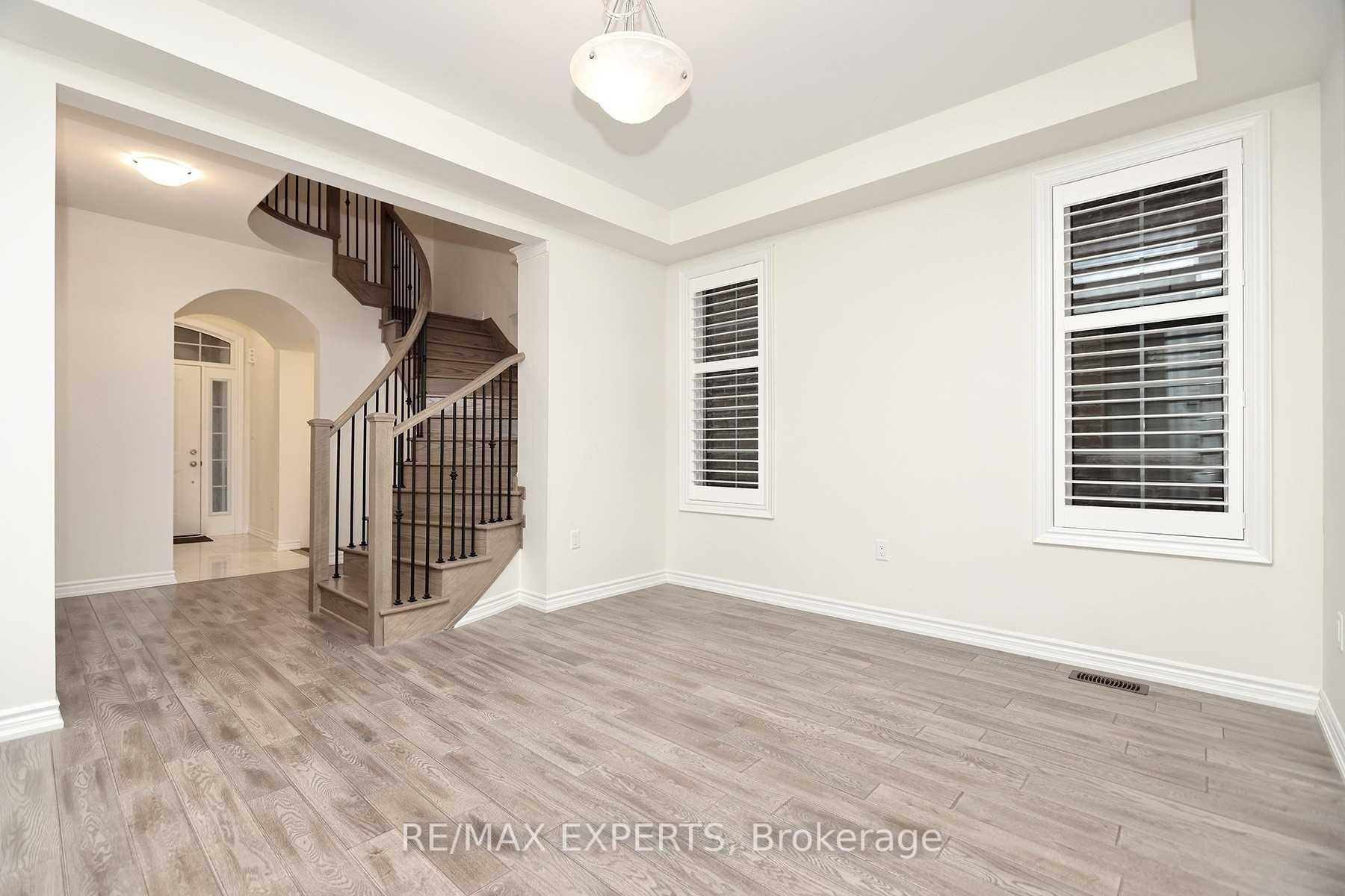 Photo 14 of 26 Hugh Mccutcheon Way, Vaughan, Kleinburg — HOMEH