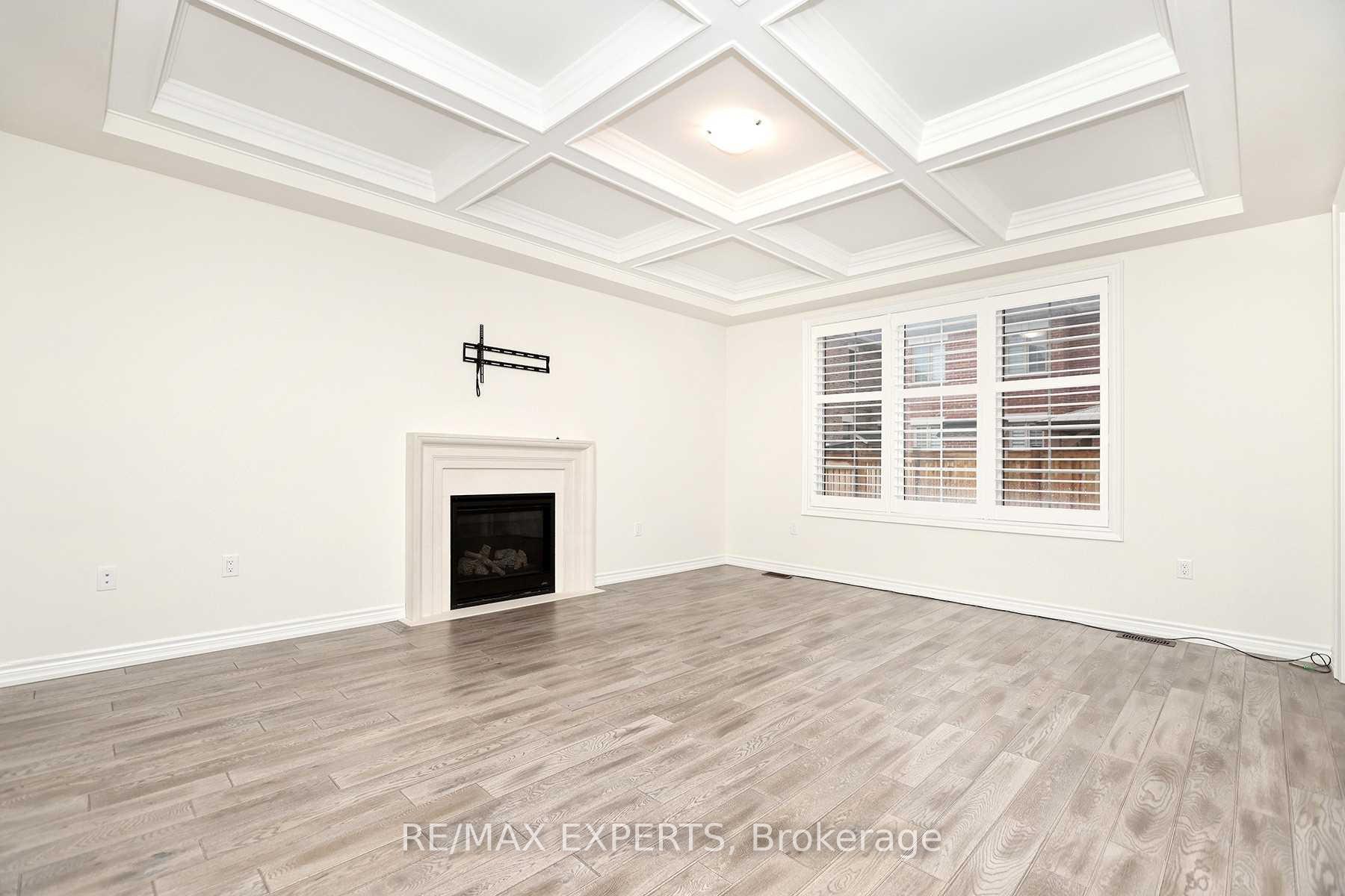 Photo 17 of 26 Hugh Mccutcheon Way, Vaughan, Kleinburg — HOMEH