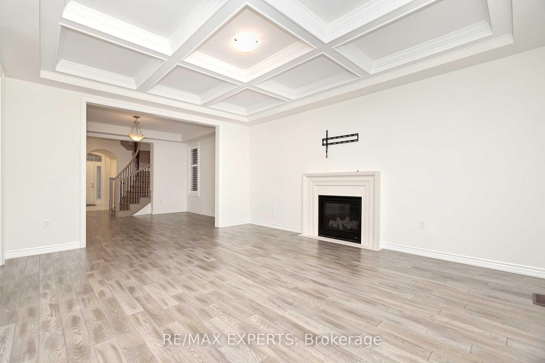 Photo 18 of 26 Hugh Mccutcheon Way, Vaughan, Kleinburg — HOMEH