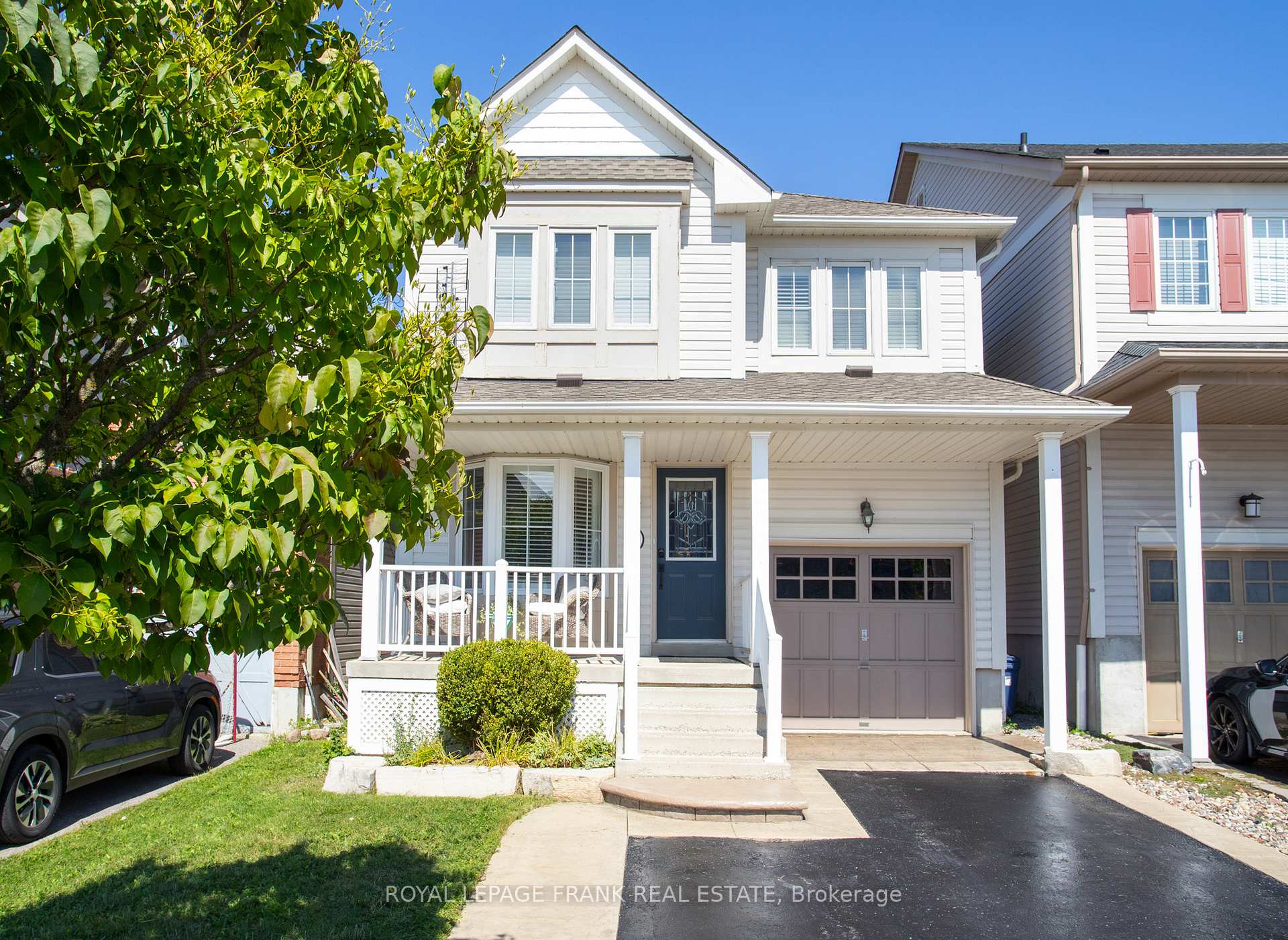 Photo 1 of 4 Settlers Court, Whitby, Brooklin — HOMEH
