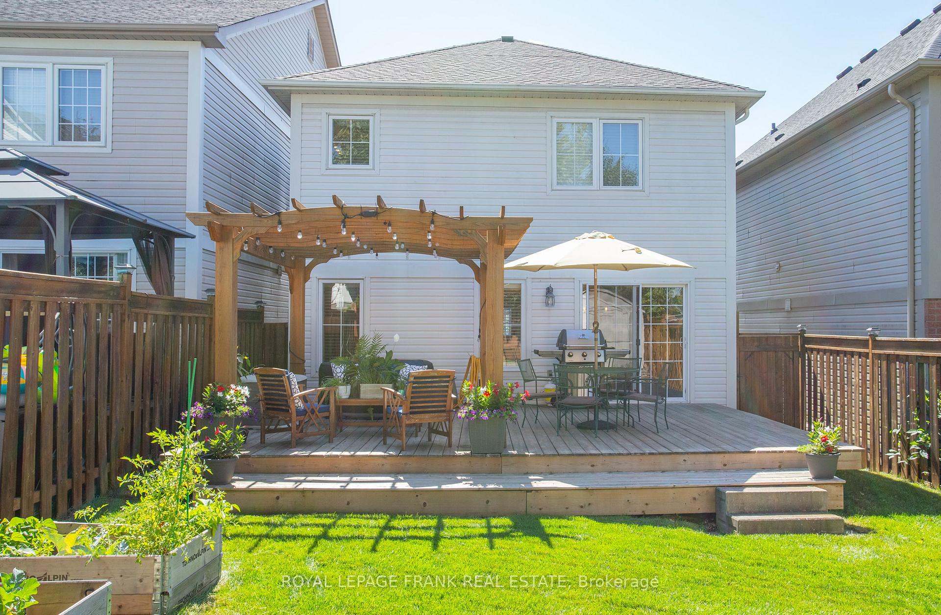 Photo 89 of 4 Settlers Court, Whitby, Brooklin — HOMEH
