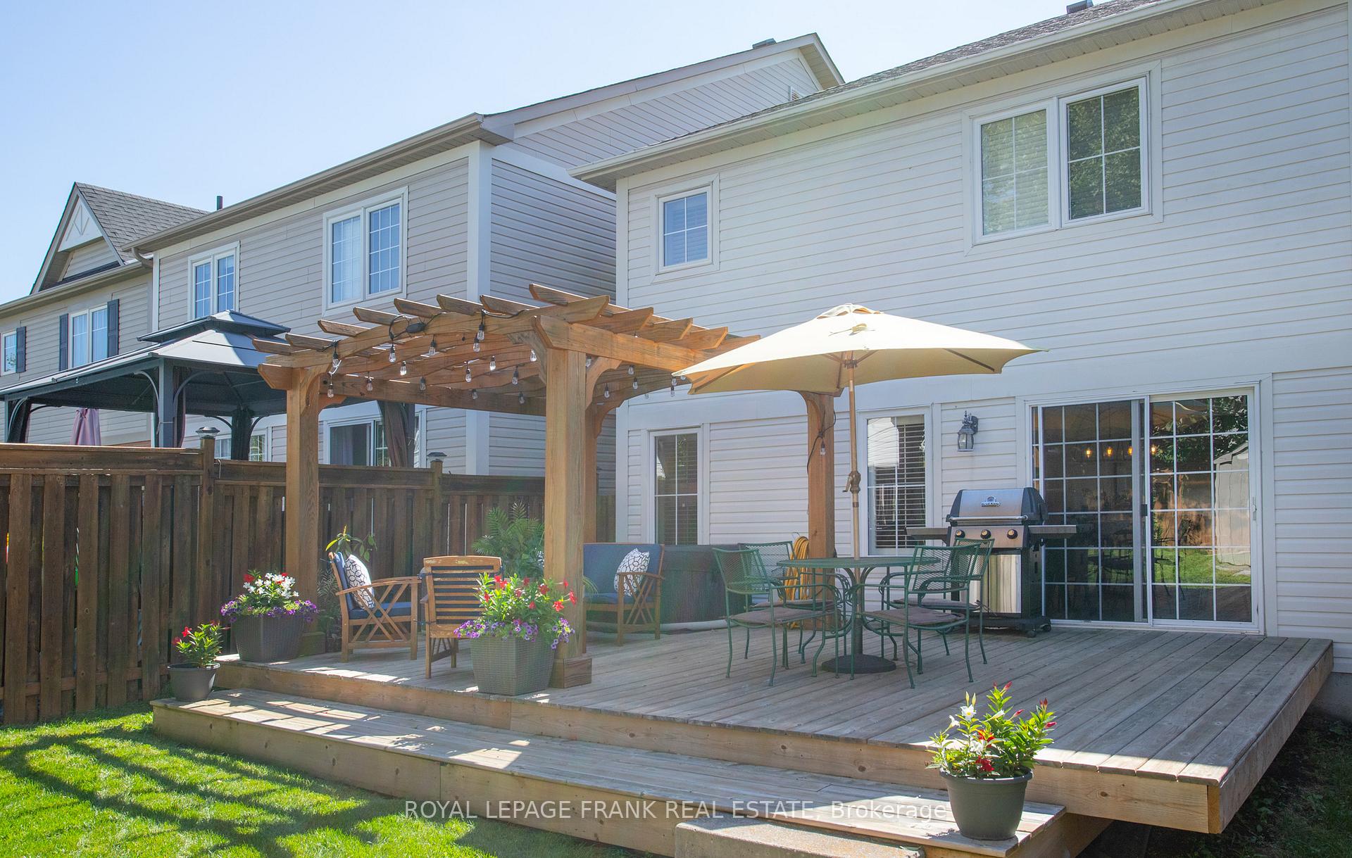 Photo 90 of 4 Settlers Court, Whitby, Brooklin — HOMEH