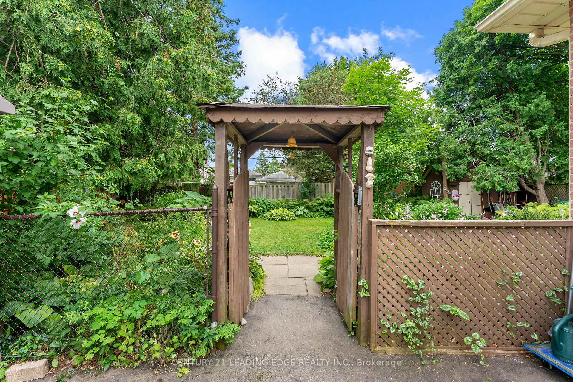 Photo 2 of 46 Johnson Road, Aurora, Aurora Highlands — HOMEH
