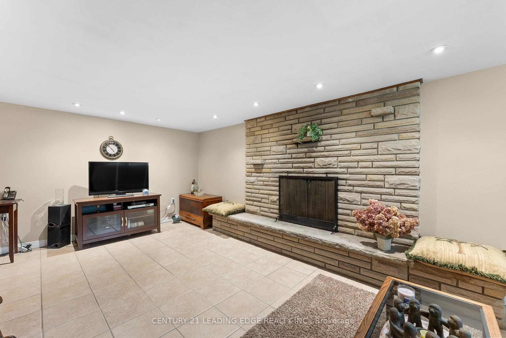 Photo 32 of 46 Johnson Road, Aurora, Aurora Highlands — HOMEH