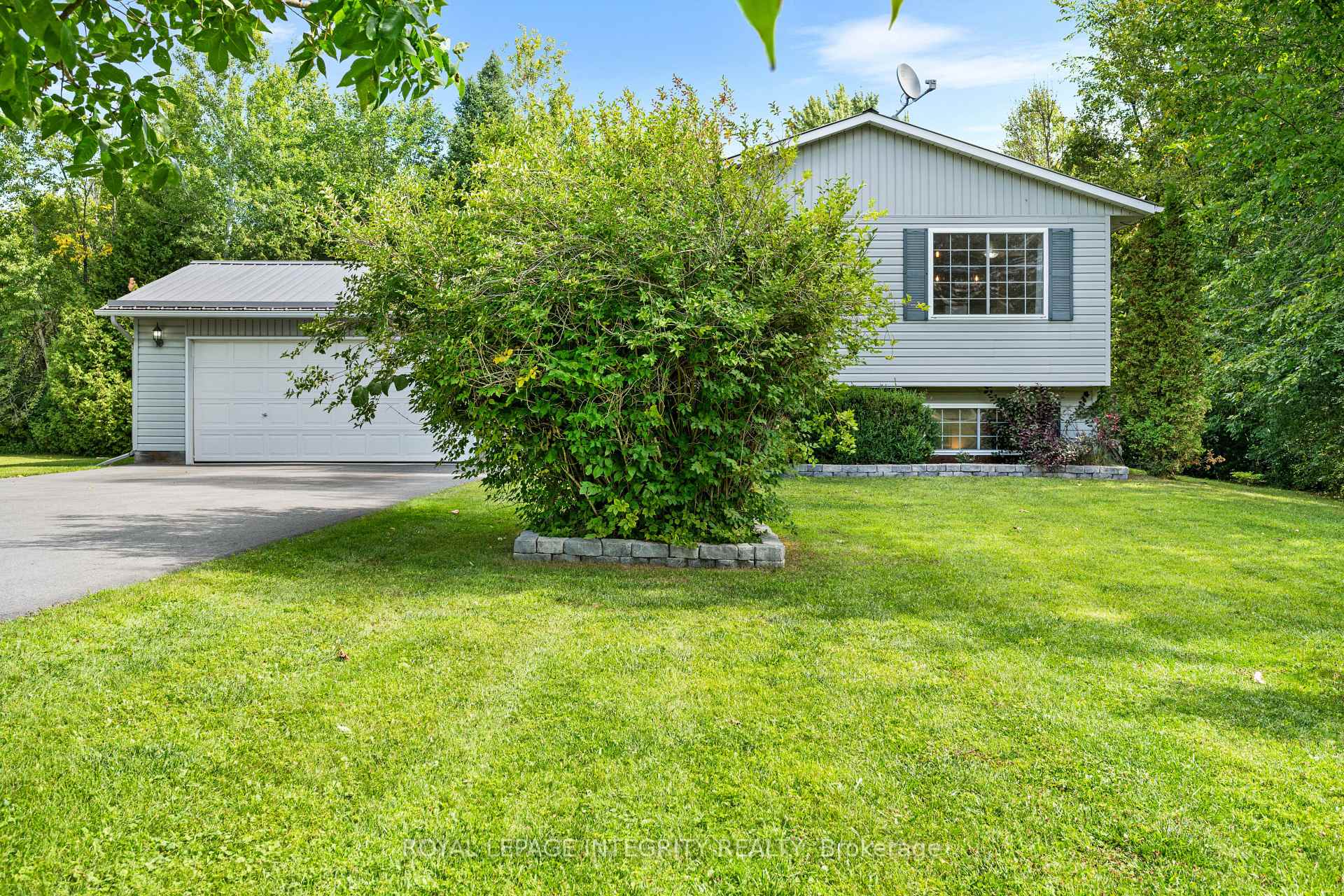 Photo 3 of 160 Lawfords Lane, Beckwith, Beckwith Twp — HOMEH