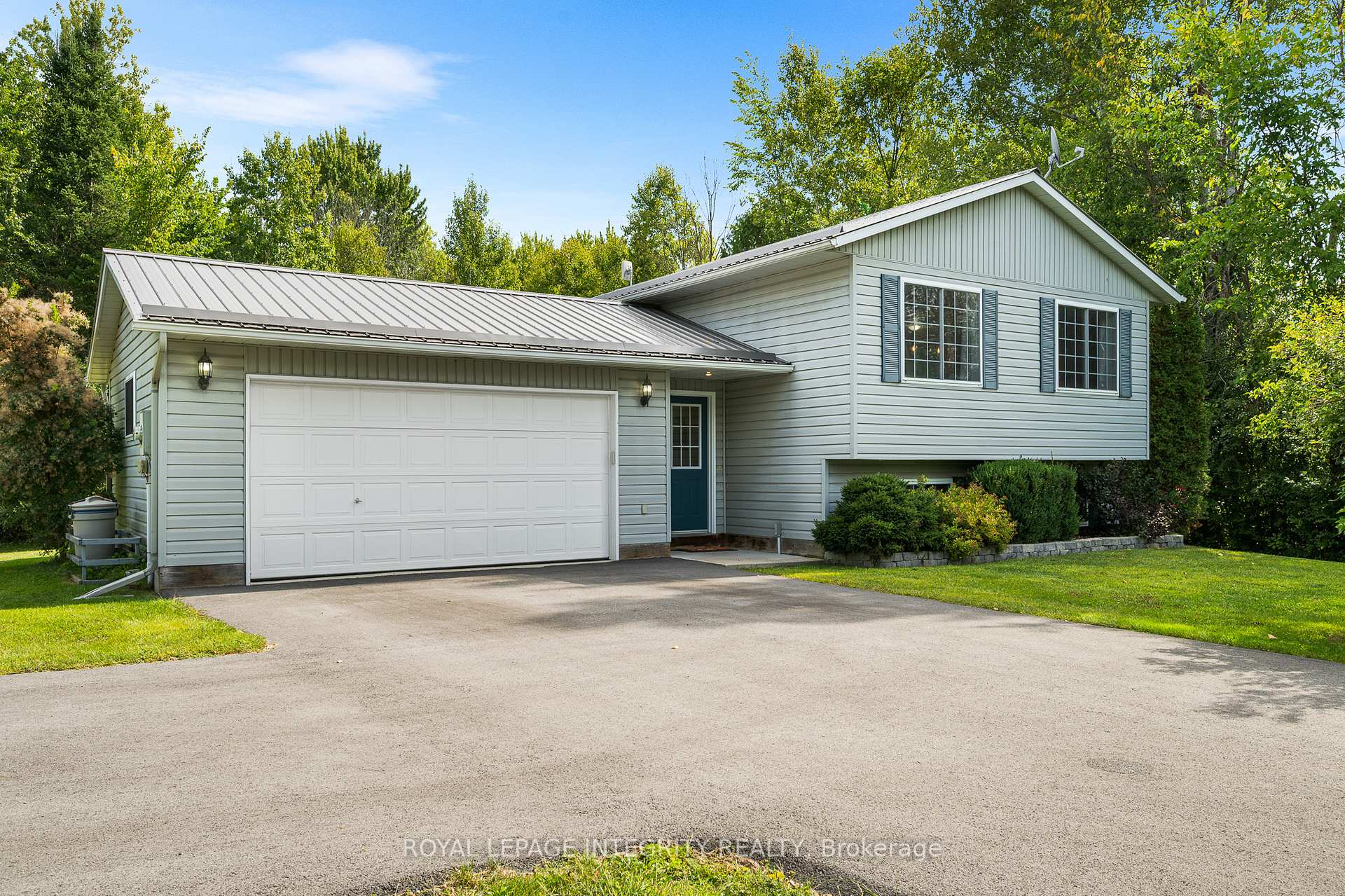 Photo 4 of 160 Lawfords Lane, Beckwith, Beckwith Twp — HOMEH