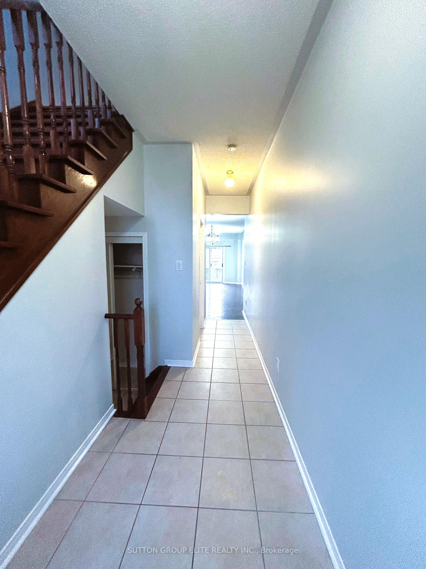 Photo 2 of 52 Foxchase Avenue, Vaughan, East Woodbridge — HOMEH
