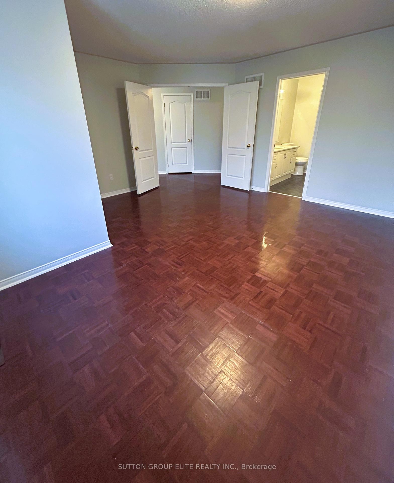 Photo 9 of 52 Foxchase Avenue, Vaughan, East Woodbridge — HOMEH