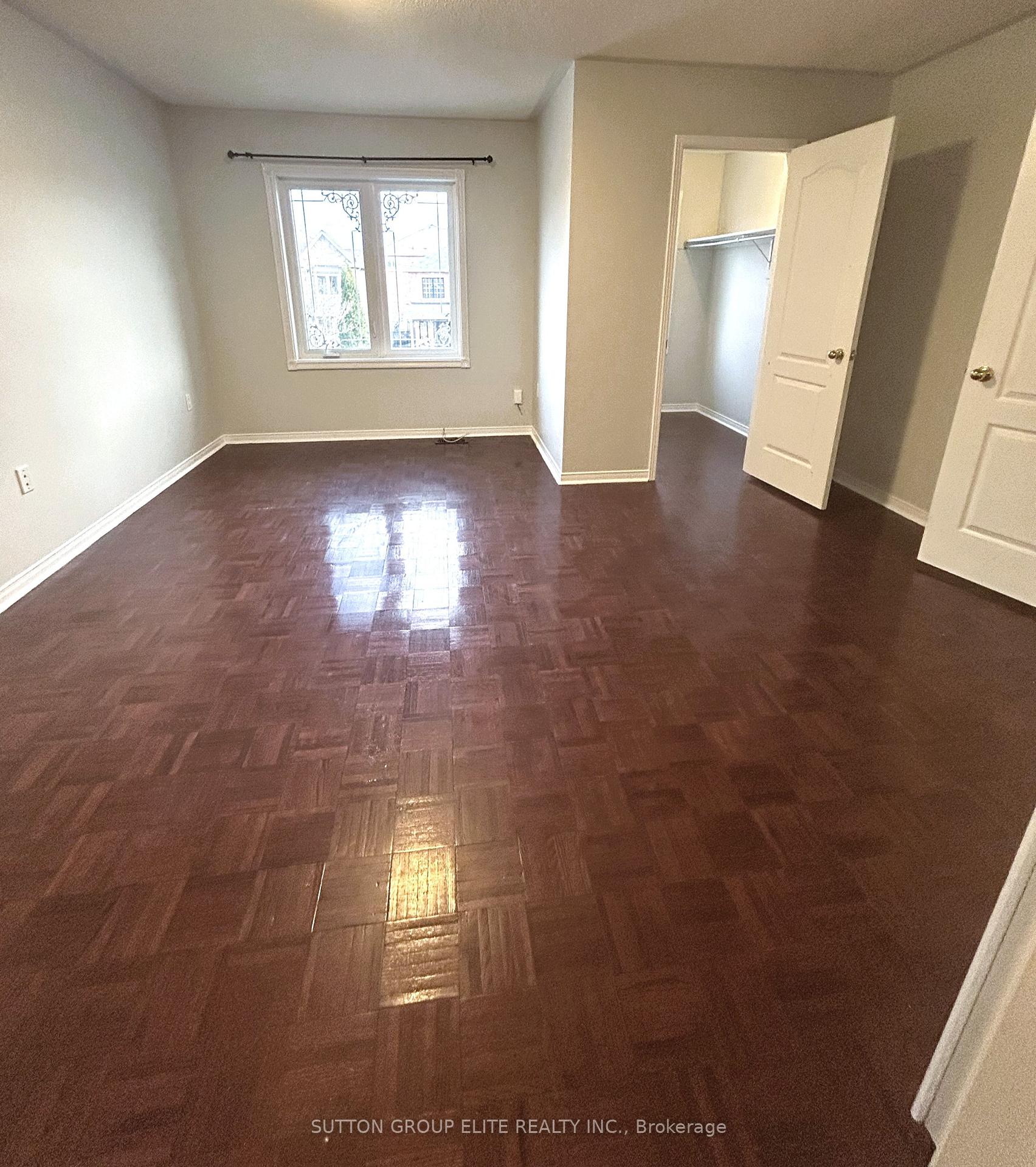 Photo 10 of 52 Foxchase Avenue, Vaughan, East Woodbridge — HOMEH