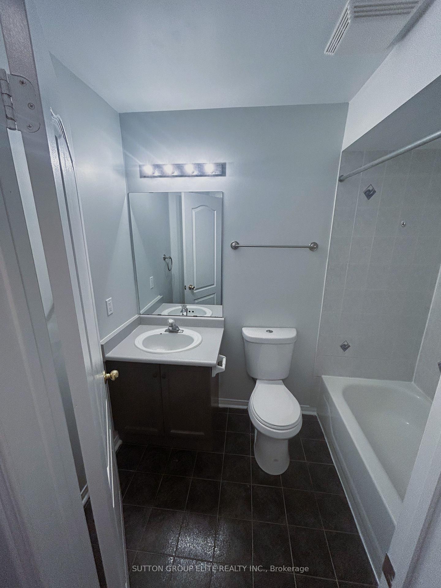 Photo 16 of 52 Foxchase Avenue, Vaughan, East Woodbridge — HOMEH