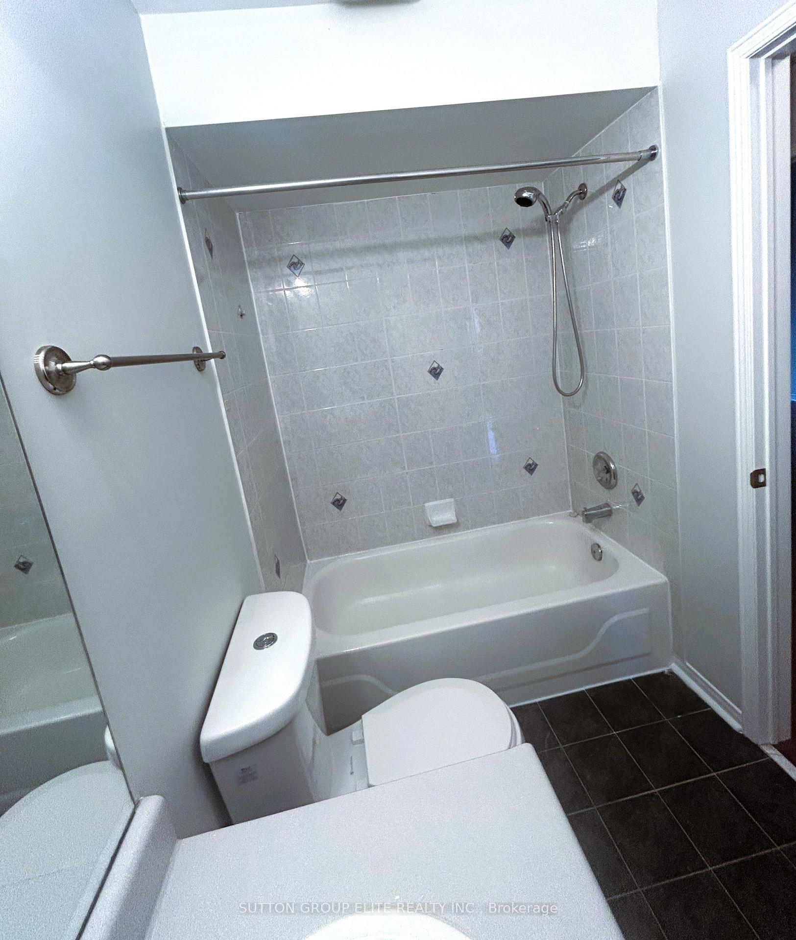 Photo 17 of 52 Foxchase Avenue, Vaughan, East Woodbridge — HOMEH