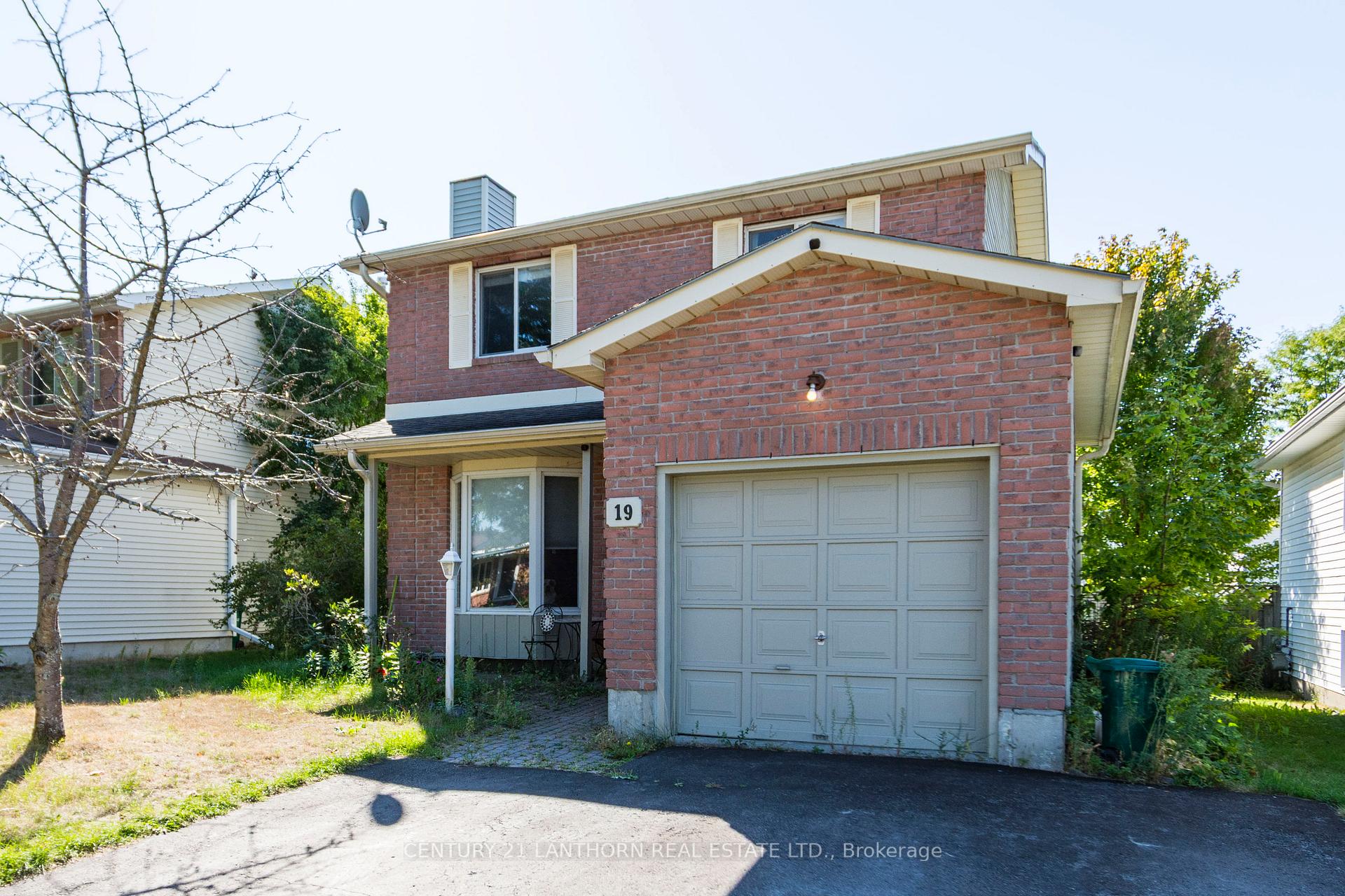 Photo 1 of 19 Bogart Crescent, Belleville, Belleville Ward — HOMEH