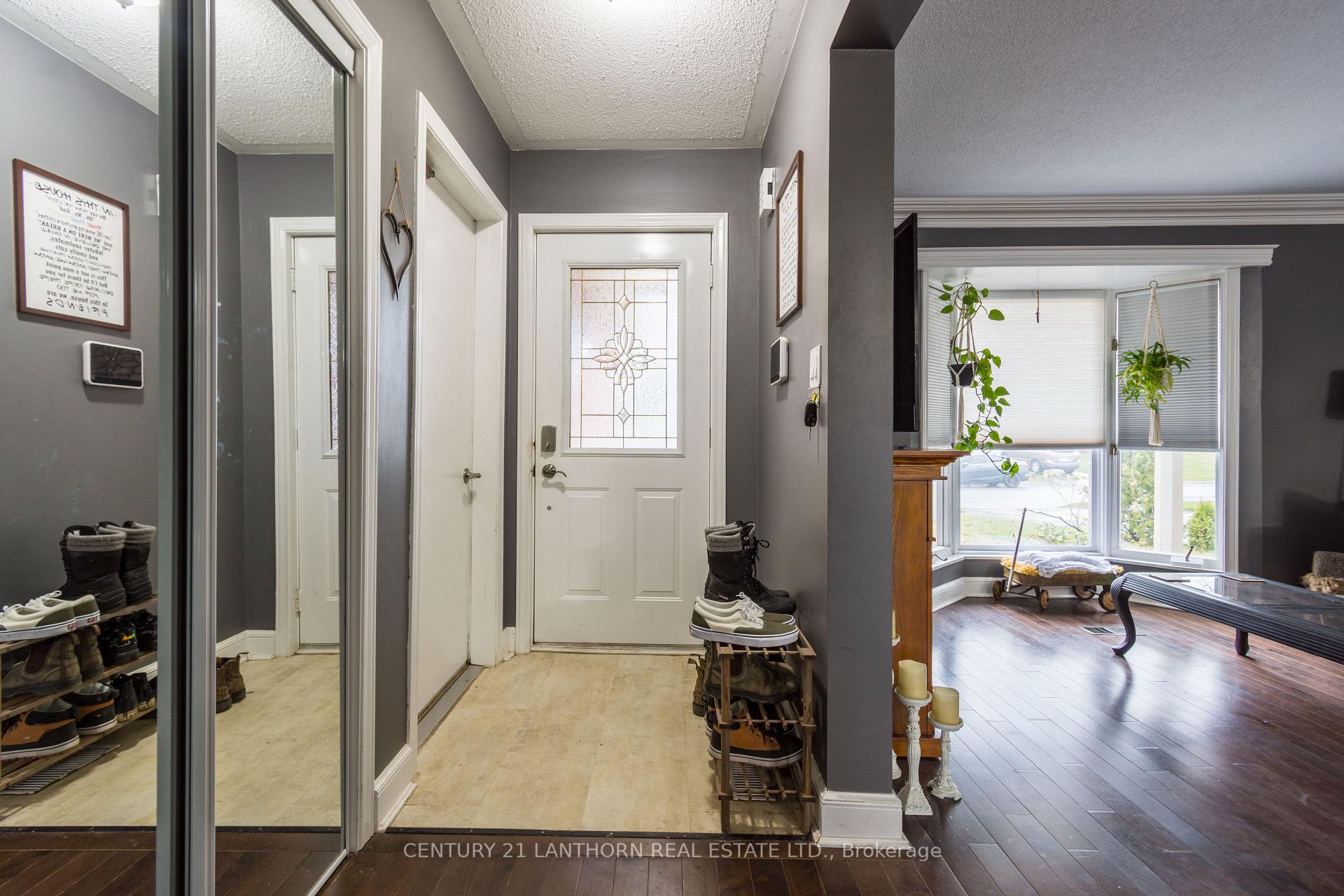Photo 5 of 19 Bogart Crescent, Belleville, Belleville Ward — HOMEH