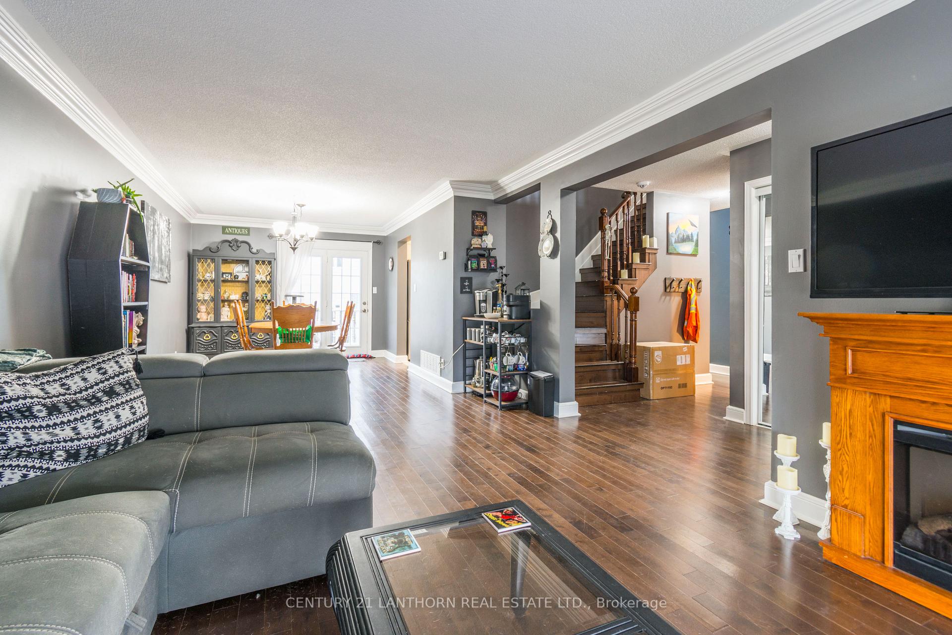 Photo 6 of 19 Bogart Crescent, Belleville, Belleville Ward — HOMEH