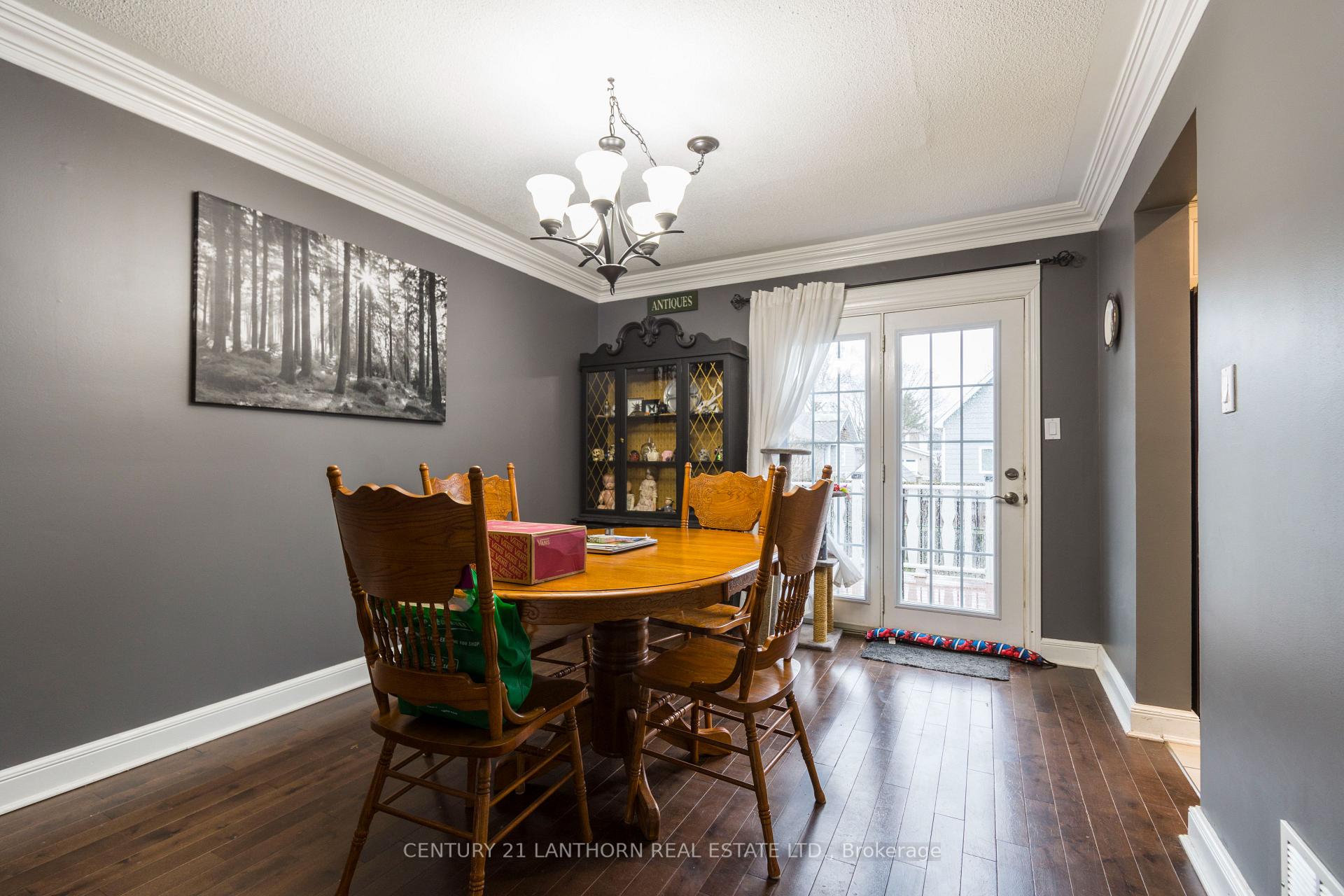 Photo 7 of 19 Bogart Crescent, Belleville, Belleville Ward — HOMEH