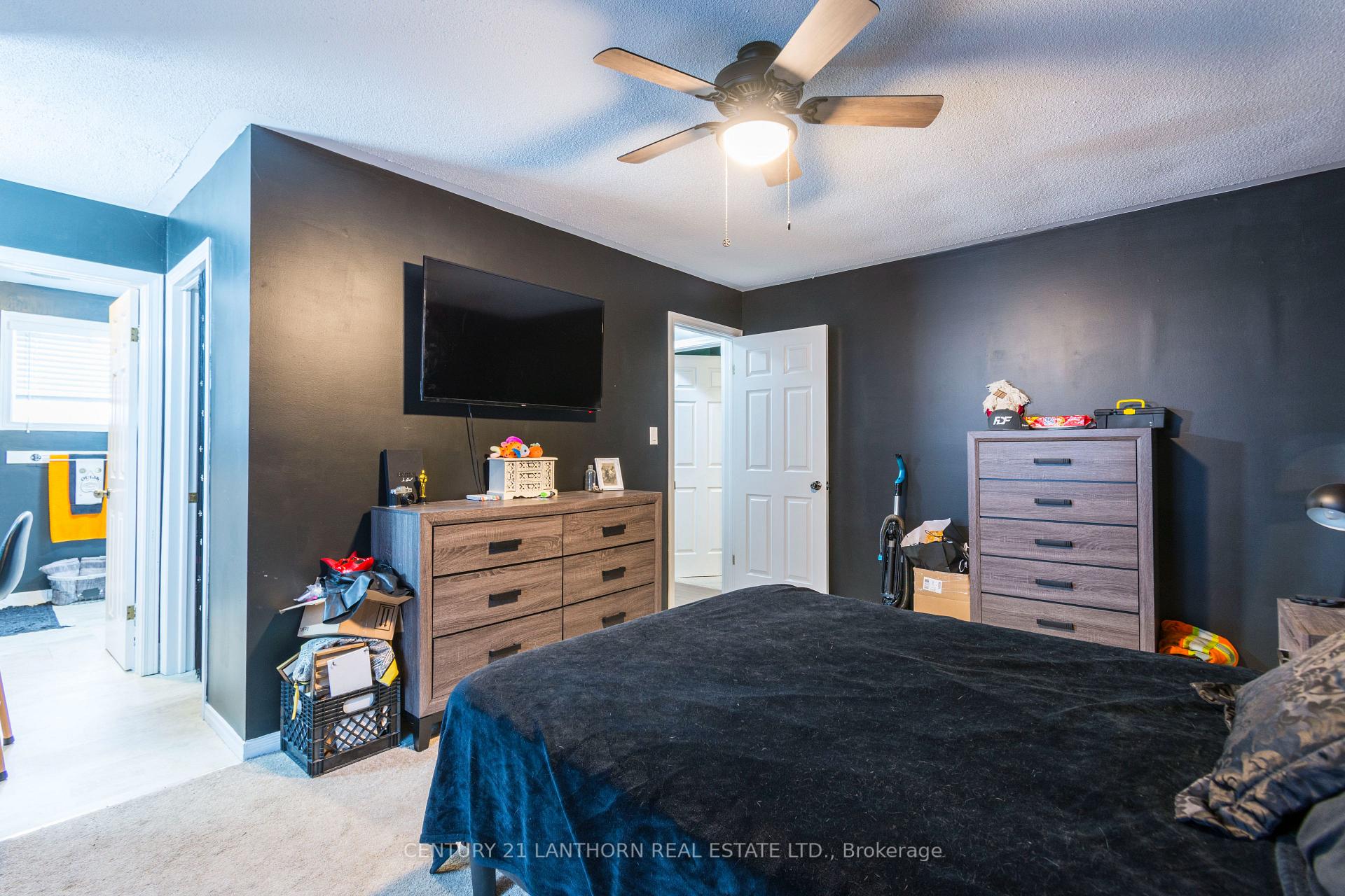 Photo 17 of 19 Bogart Crescent, Belleville, Belleville Ward — HOMEH