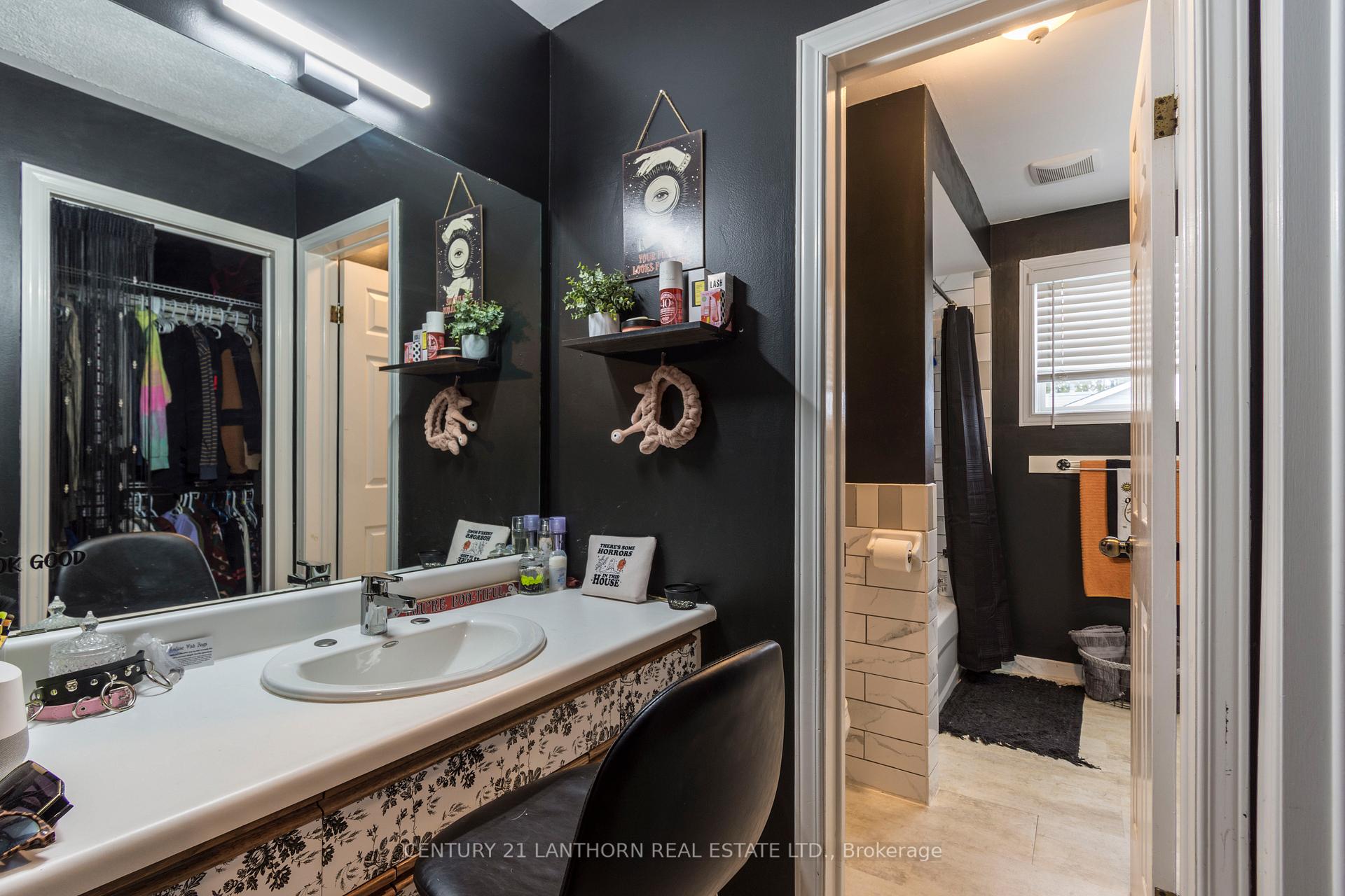 Photo 13 of 19 Bogart Crescent, Belleville, Belleville Ward — HOMEH