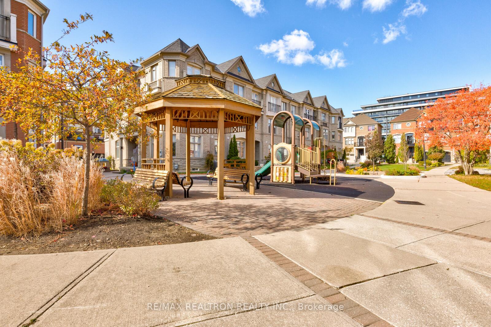 Photo 23 of 136 Vittorio De Luca Drive, Vaughan, East Woodbridge — HOMEH