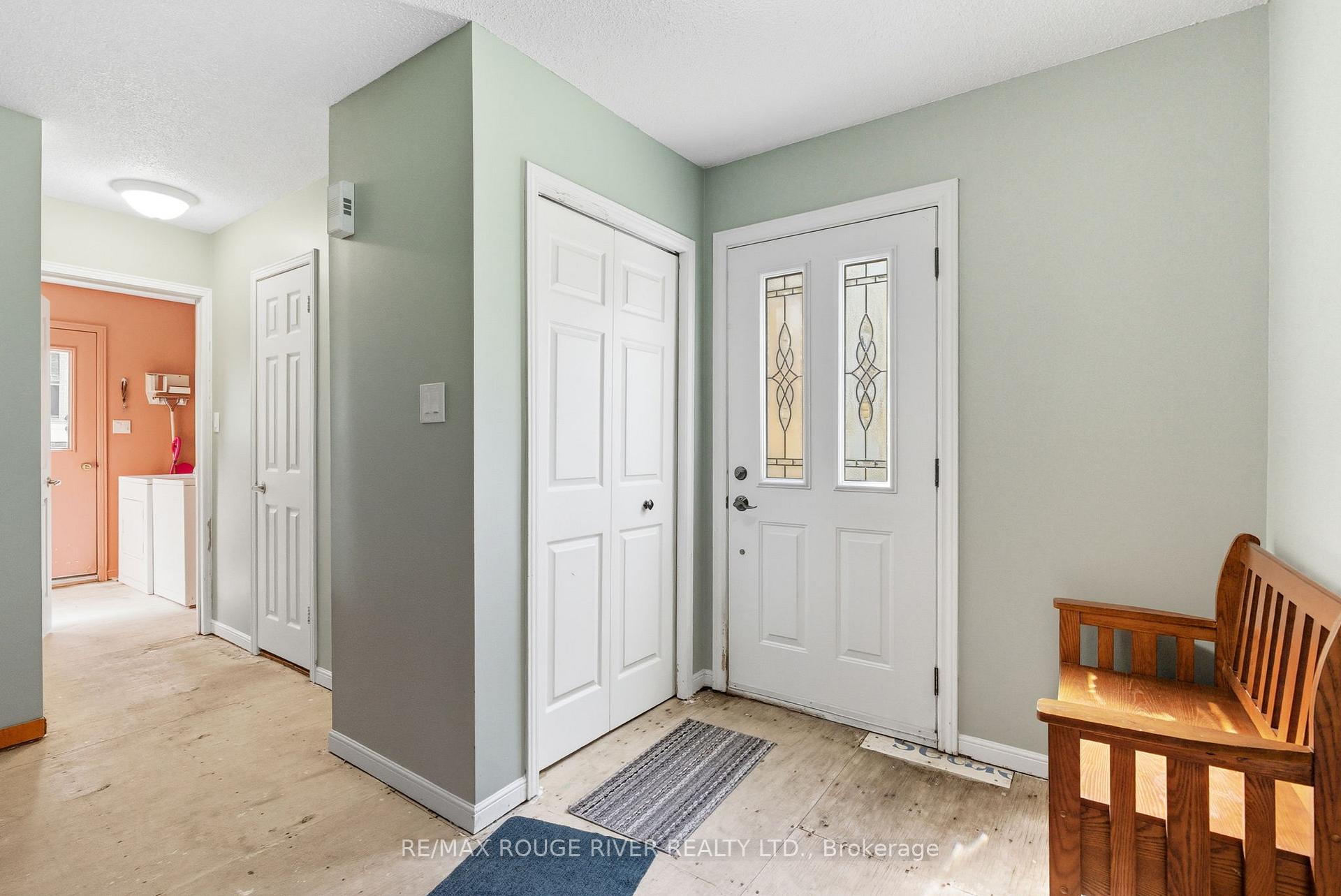 Photo 3 of 21 Hialeah Crescent, Whitby, Blue Grass Meadows — HOMEH