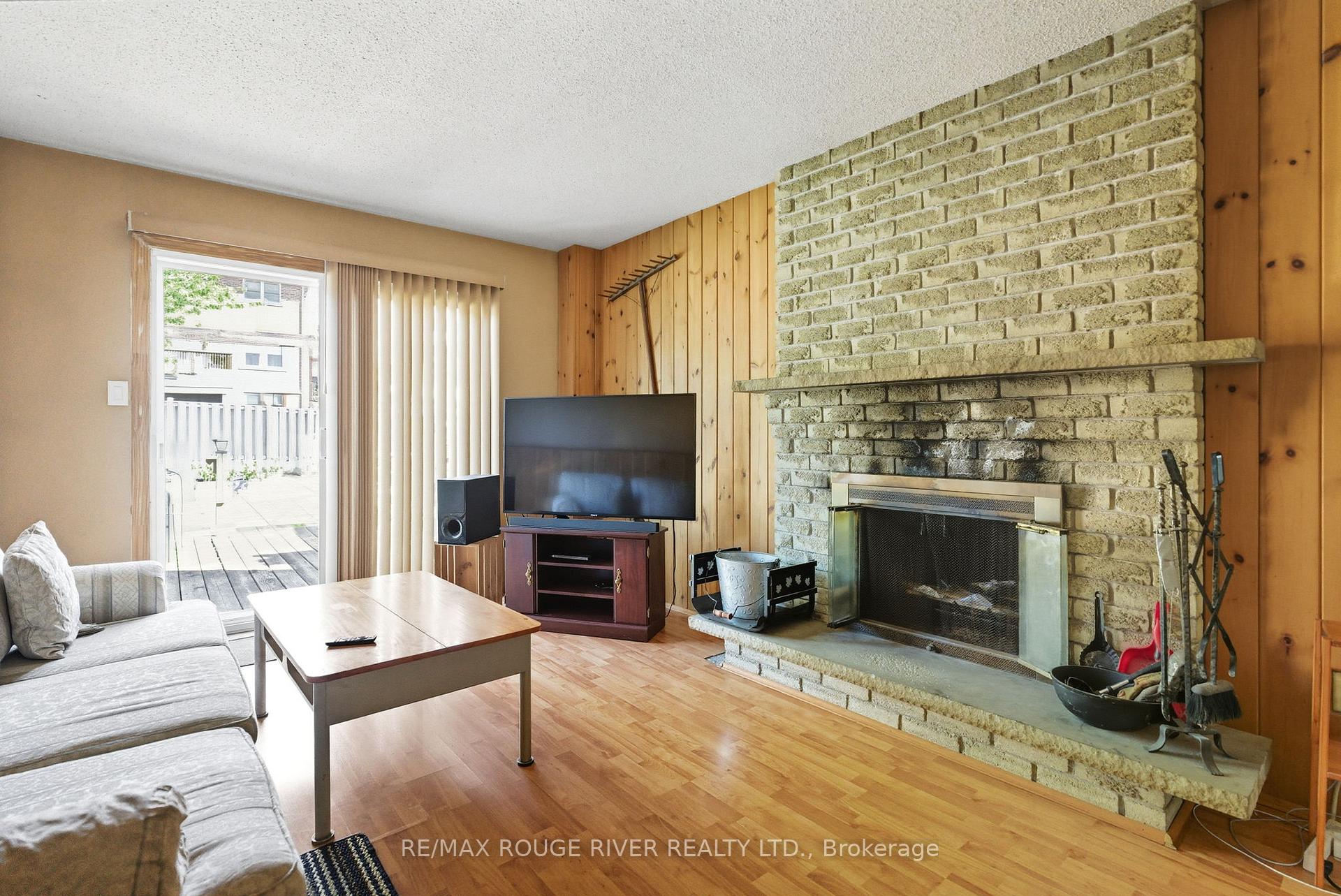 Photo 15 of 21 Hialeah Crescent, Whitby, Blue Grass Meadows — HOMEH
