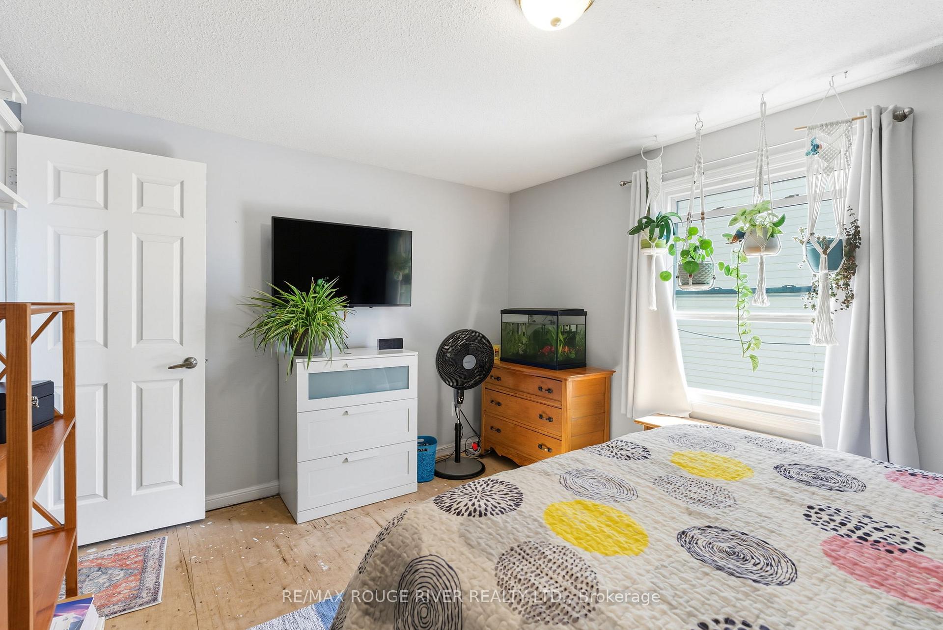 Photo 19 of 21 Hialeah Crescent, Whitby, Blue Grass Meadows — HOMEH