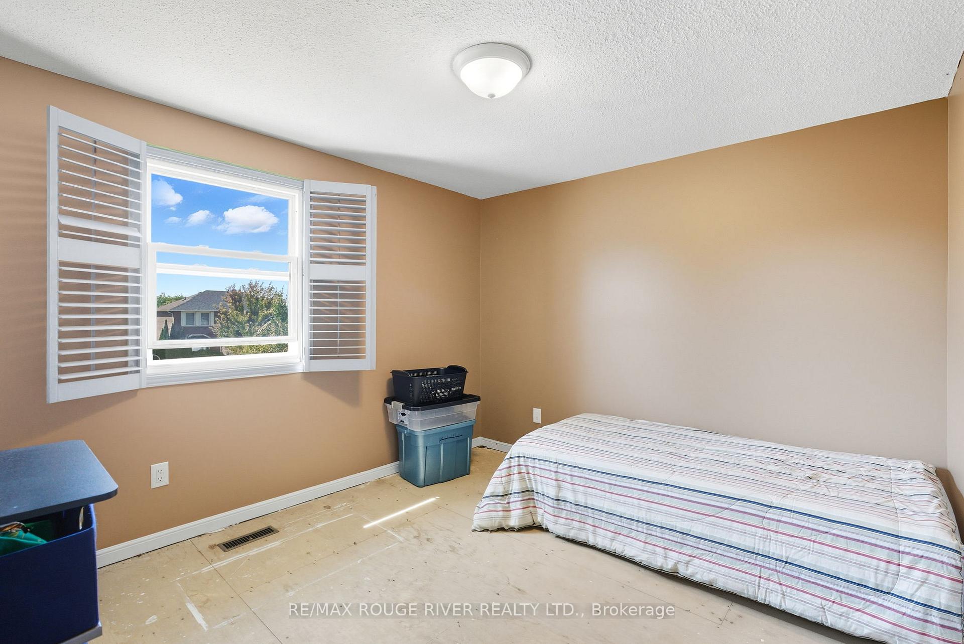Photo 20 of 21 Hialeah Crescent, Whitby, Blue Grass Meadows — HOMEH