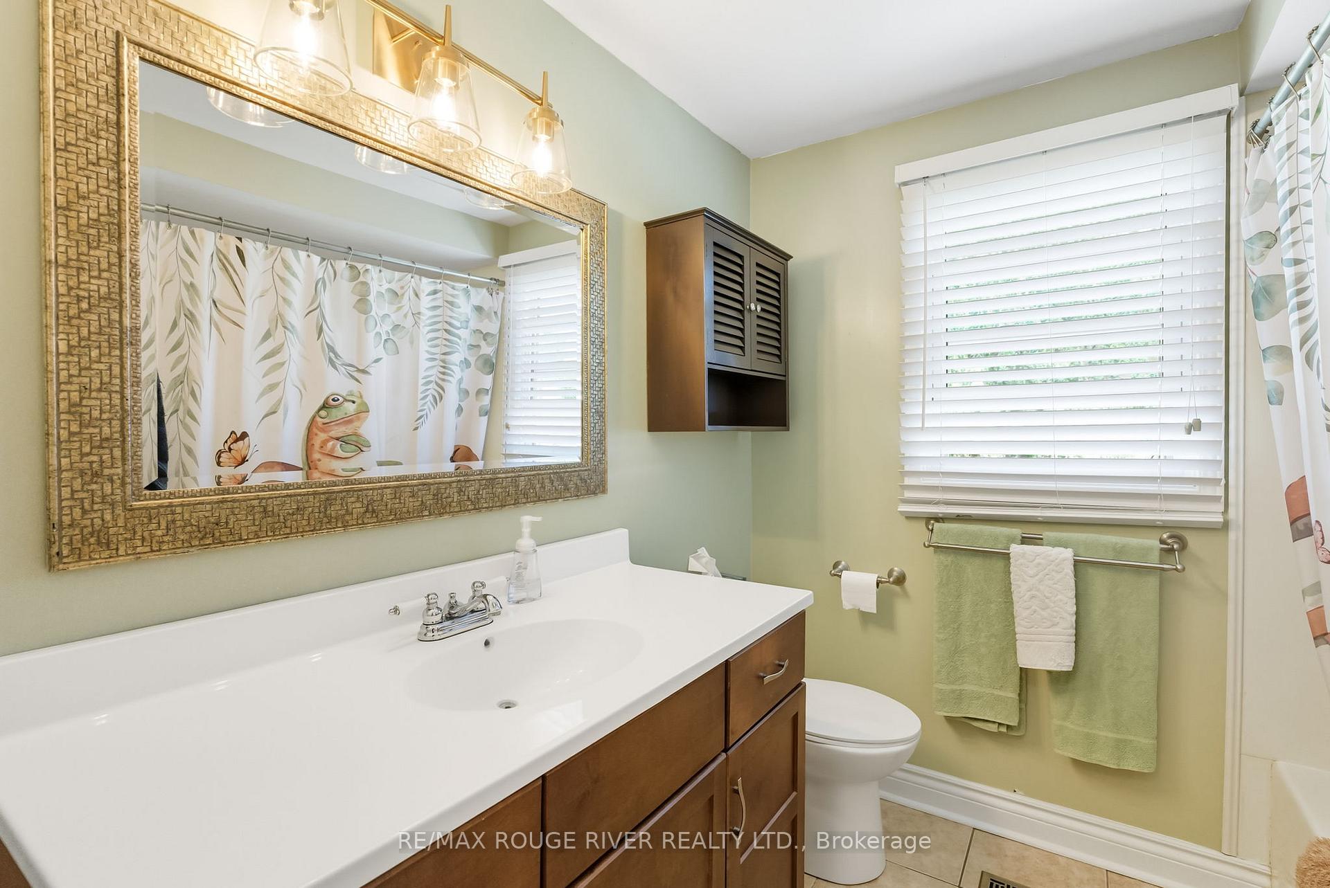 Photo 25 of 21 Hialeah Crescent, Whitby, Blue Grass Meadows — HOMEH