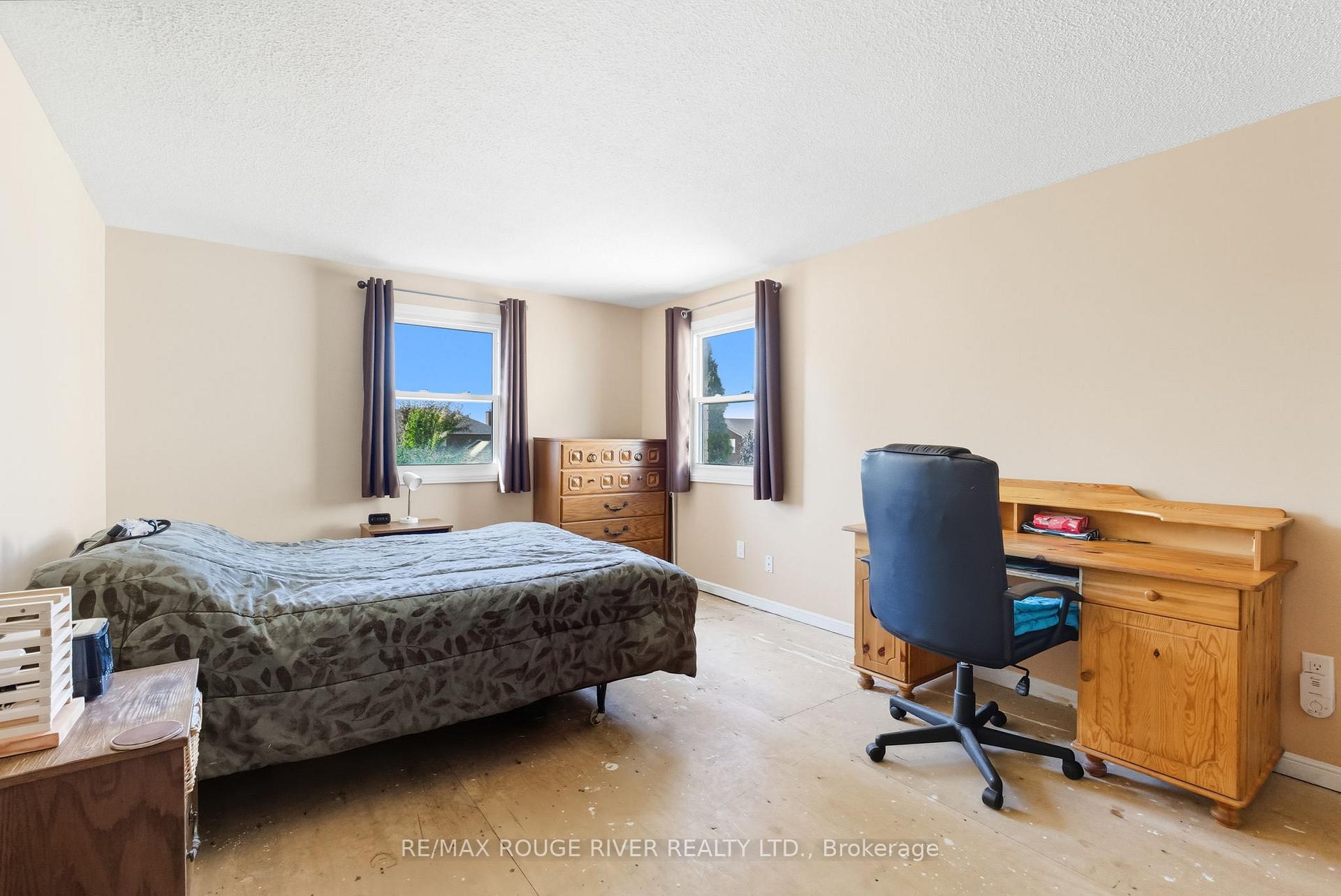 Photo 26 of 21 Hialeah Crescent, Whitby, Blue Grass Meadows — HOMEH