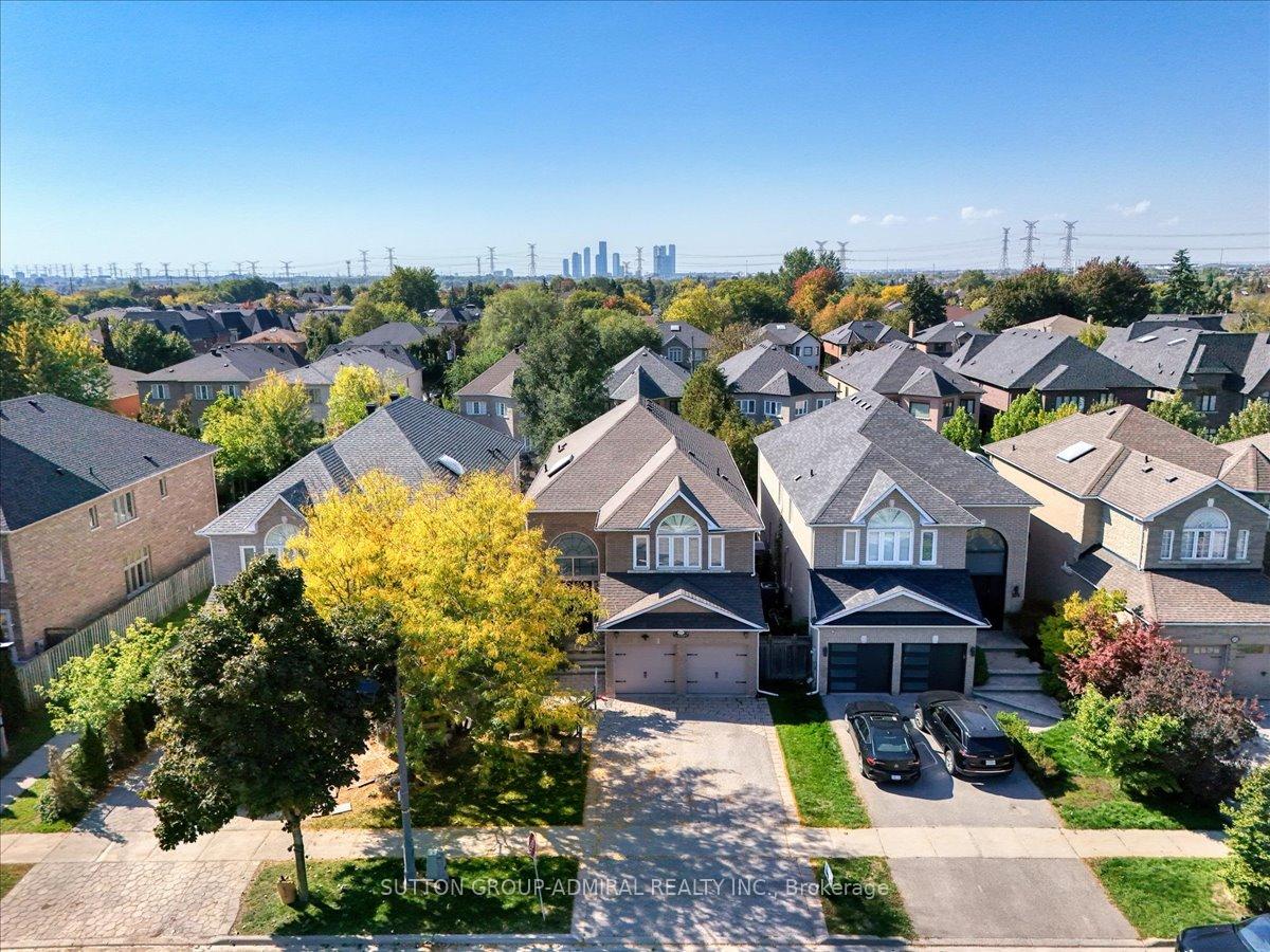 Photo 3 of 108 MacArthur Drive, Vaughan, Beverley Glen — HOMEH