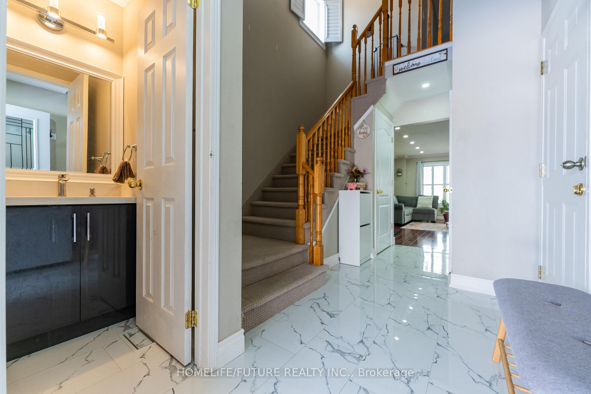 Photo 5 of 68 Treen Crescent, Whitby, Rolling Acres — HOMEH