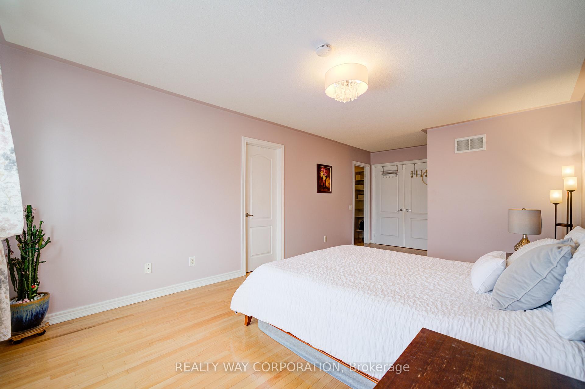 Photo 20 of 38 Torah Gate, Vaughan, Patterson — HOMEH