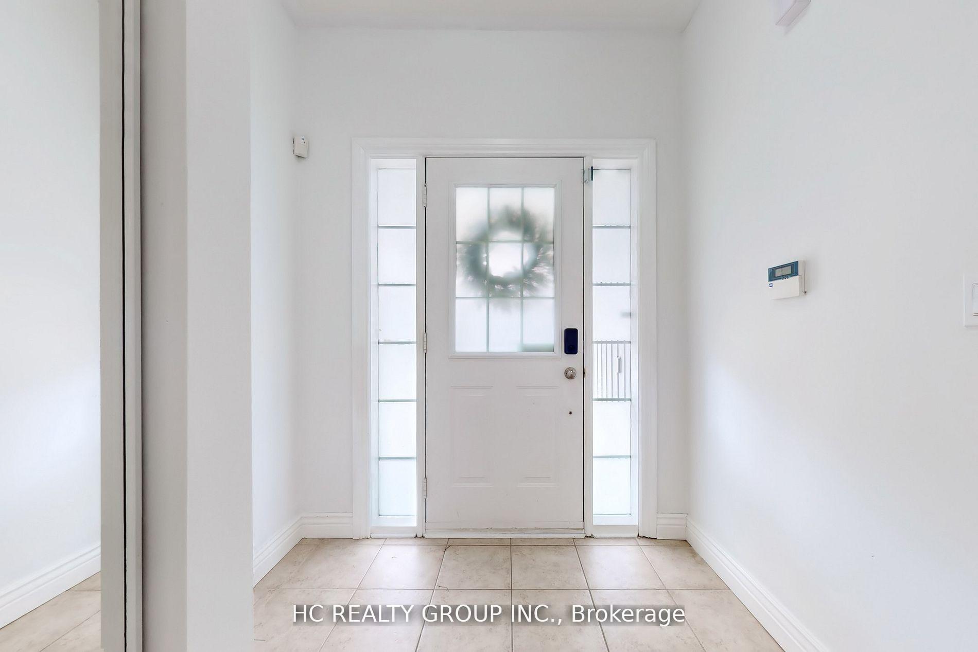 Photo 4 of 8 Beaumaris Crescent, Whitby, Brooklin — HOMEH