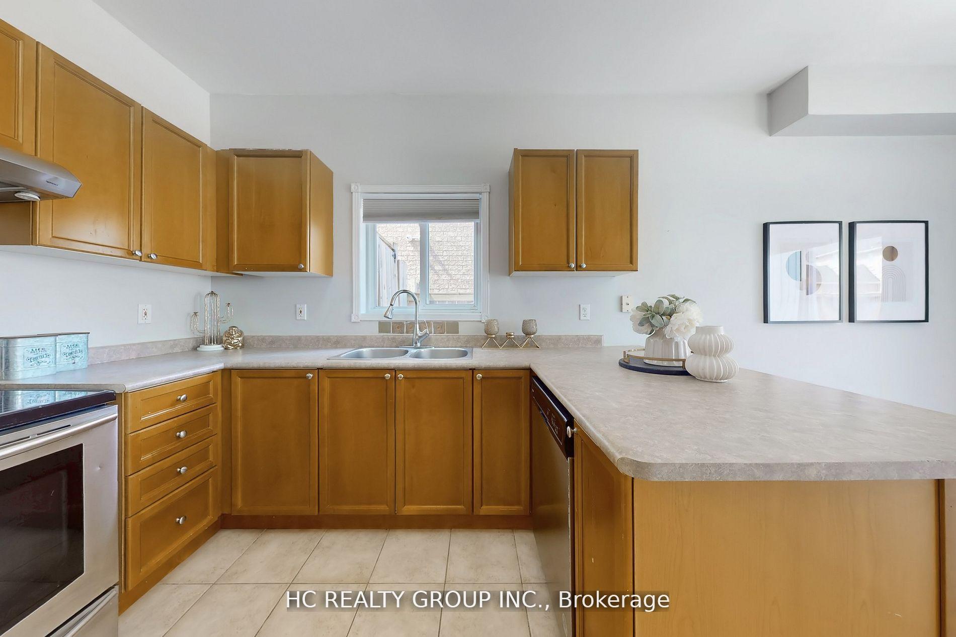 Photo 8 of 8 Beaumaris Crescent, Whitby, Brooklin — HOMEH