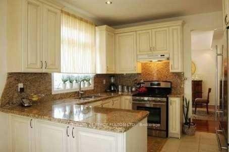 Photo 5 of 51 Medoc Place, Vaughan, Patterson — HOMEH