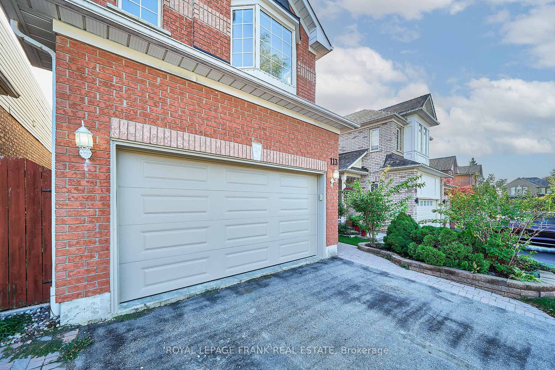 Photo 2 of 113 Bach Avenue, Whitby, Rolling Acres — HOMEH