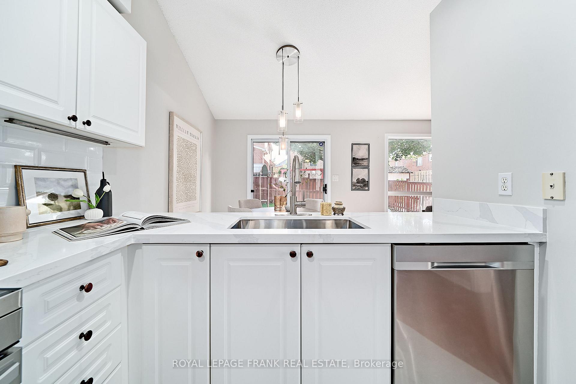 Photo 12 of 113 Bach Avenue, Whitby, Rolling Acres — HOMEH