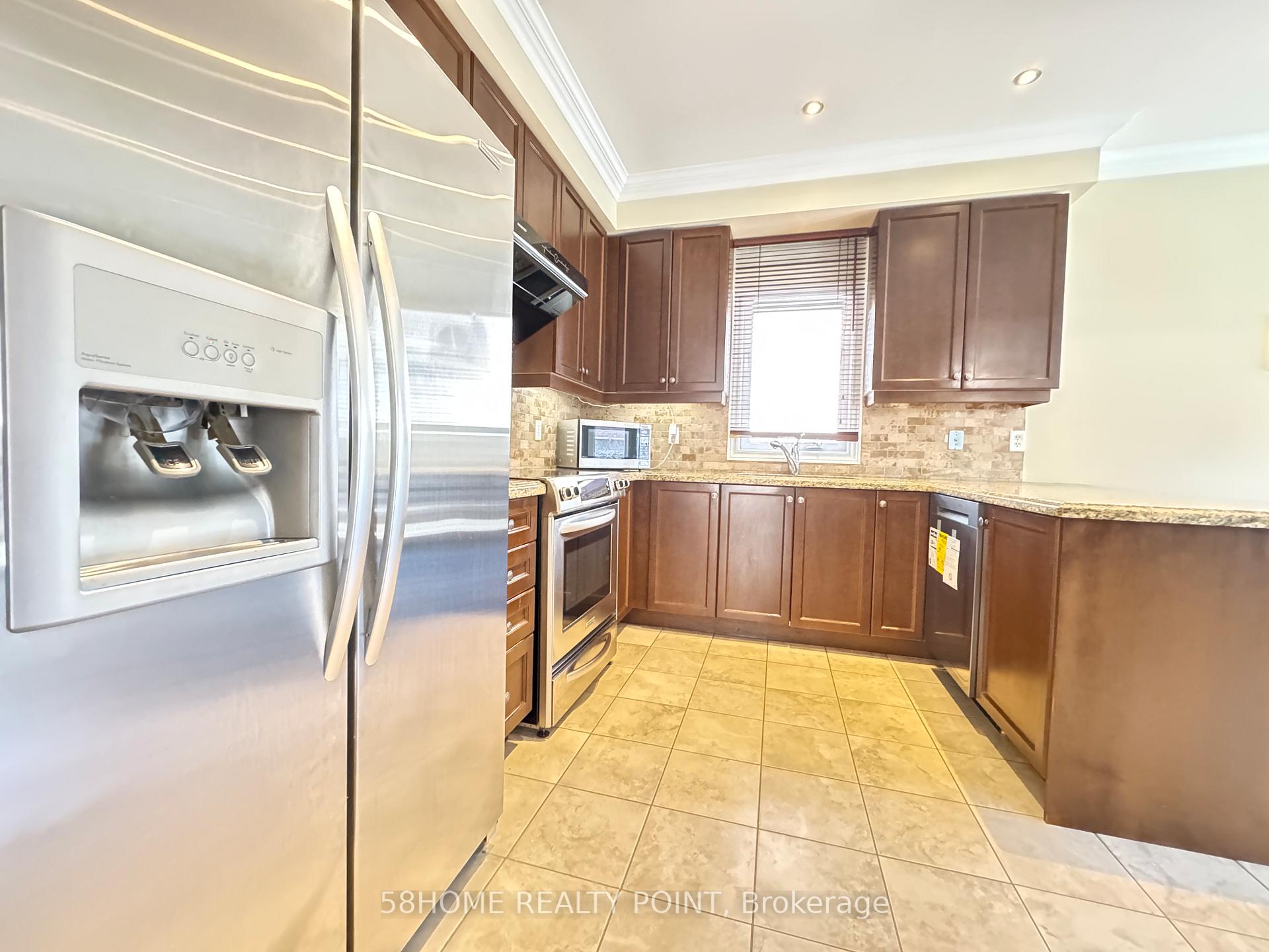 Photo 10 of 99 Pantano Drive, Vaughan, Patterson — HOMEH